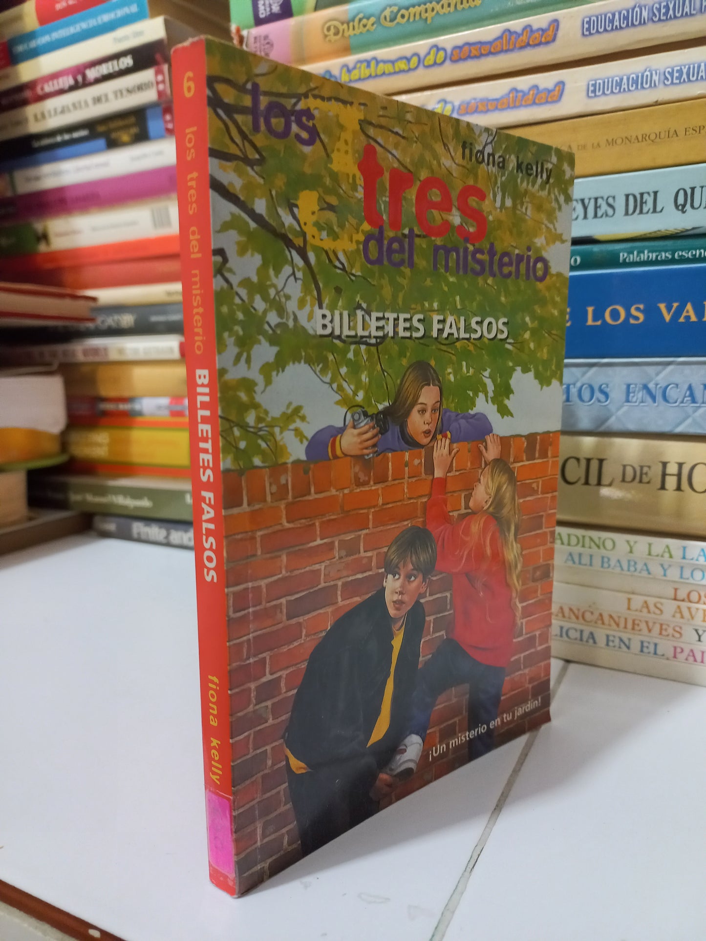 LOS TRES DEL MISTERIO BILLETES FALSOS POR FIONA KELLY USADO NOVELA JUÁREZ