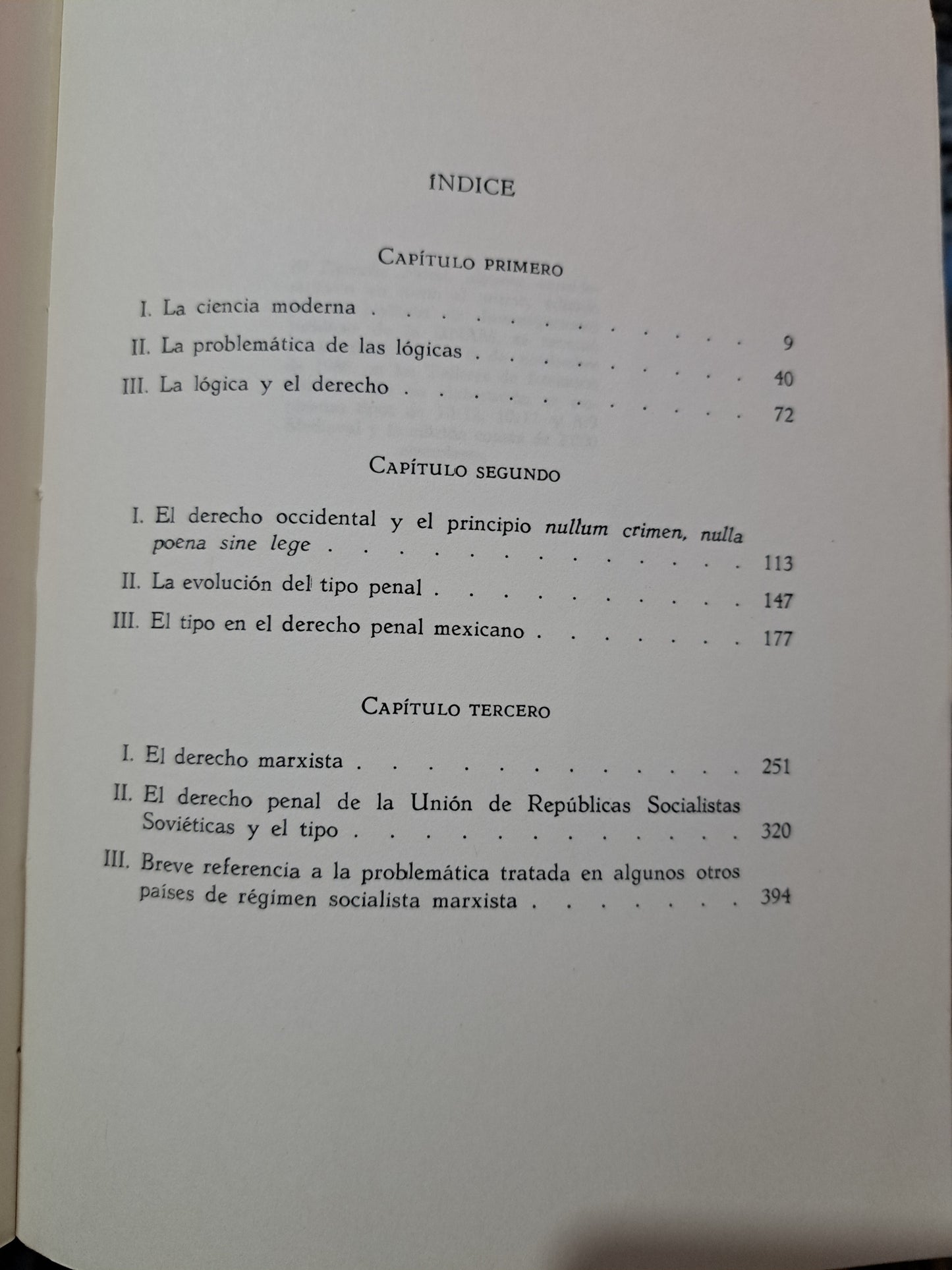 EL TIPO PENAL. ALGUNAS CONSIDERACIONES EN TORNO AL MISMO RAFAEL MÁRQUEZ PIÑERO USADO DERECHO LITERARIO 305