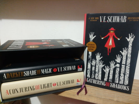 THE SHADES OF MAGIC SERIES 3 TOMOS POR V.E. SCHWAB USADO IDIOMAS JUAREZ