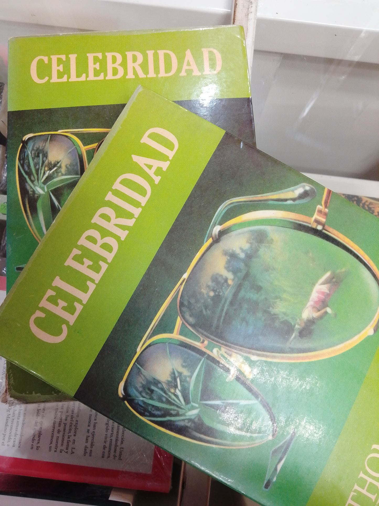 CELEBRIDAD POR THOMAS THOMPSON USADO NOVELAS JUAREZ