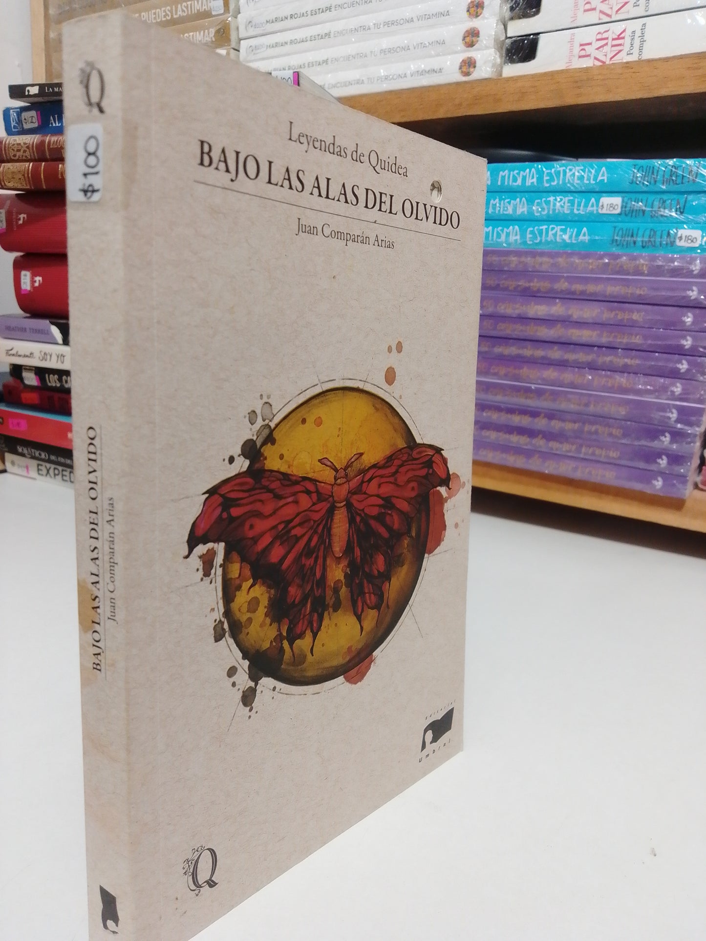 BAJO LAS ALAS DEL OLVIDO POR JUAN COMPARAN ARIAS USADO NOVELA JUAREZ