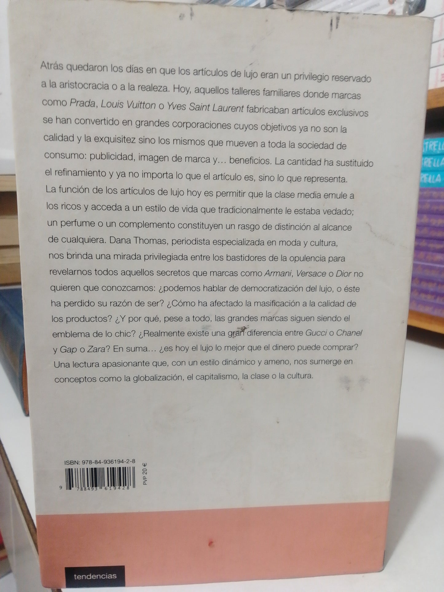 DELUXE CUANDO EL LUJO PERDIO SU ESPLENDOR POR DANA THOMAS USADO NOVELA JUAREZ