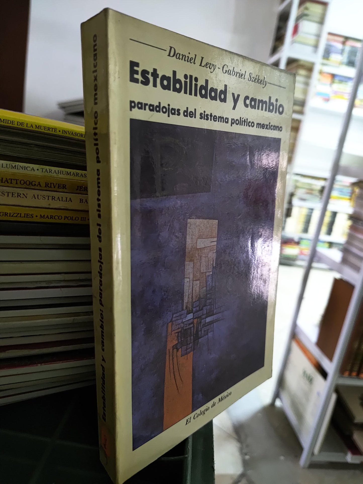 ESTABILIDAD Y CAMBIO POR DANIEL LEVY USADO POLITICA JUAREZ 515