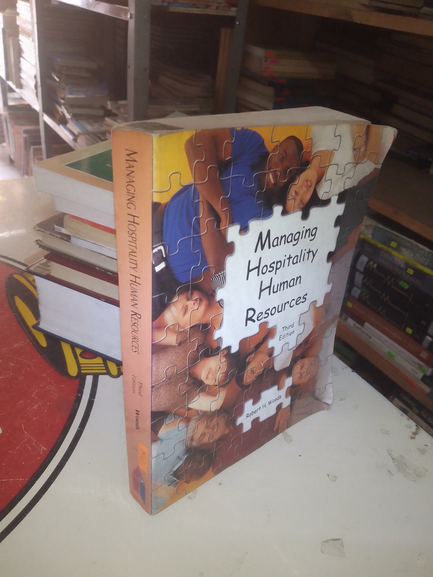 MANAGING HOSPITALITY HUMAN RESOURCES POR ROBERT H. WOODS USADO MEDICINA LITERARIO 207