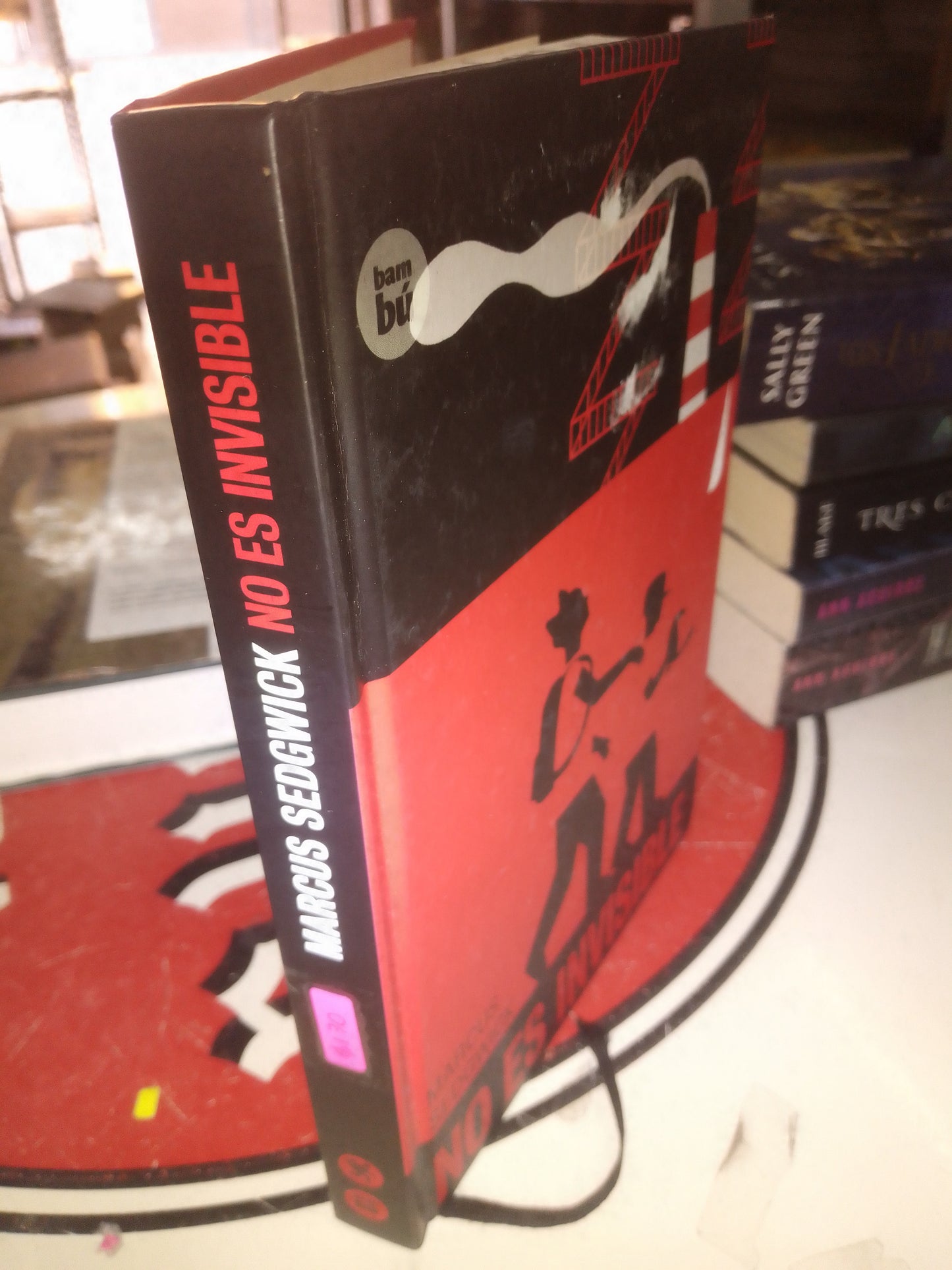 NO ES INVISBLE POR MARCUS SEDGWICK USADO NOVELA LITERARIO 207