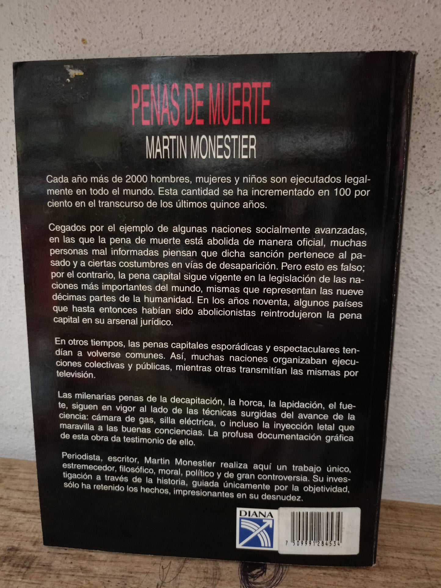 APENAS DE MUERTE POR MARTÍN MONESTIER USADO DERECHO LITERARIO 305