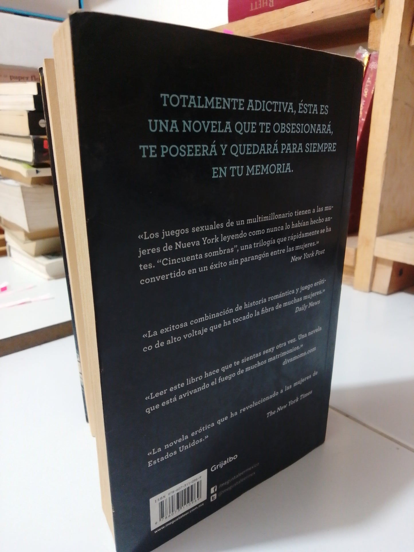 CINCUENTA SOMBRAS DE GREY POR E.L.JAMES USADO NOVELA JUÁREZ