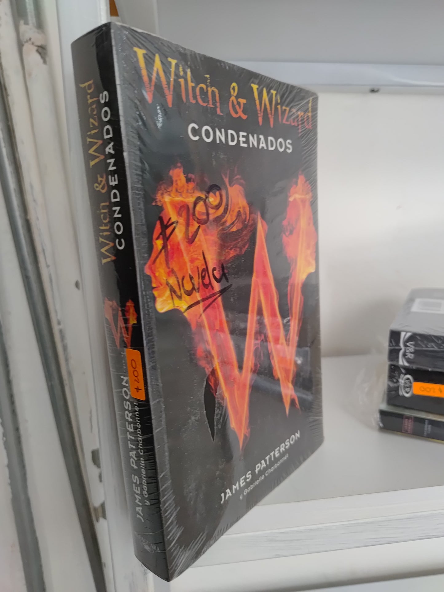 WICH & WIZARD CONDENADOS POR JAMES PATTERSON USADO NOVELAS JUAREZ 515