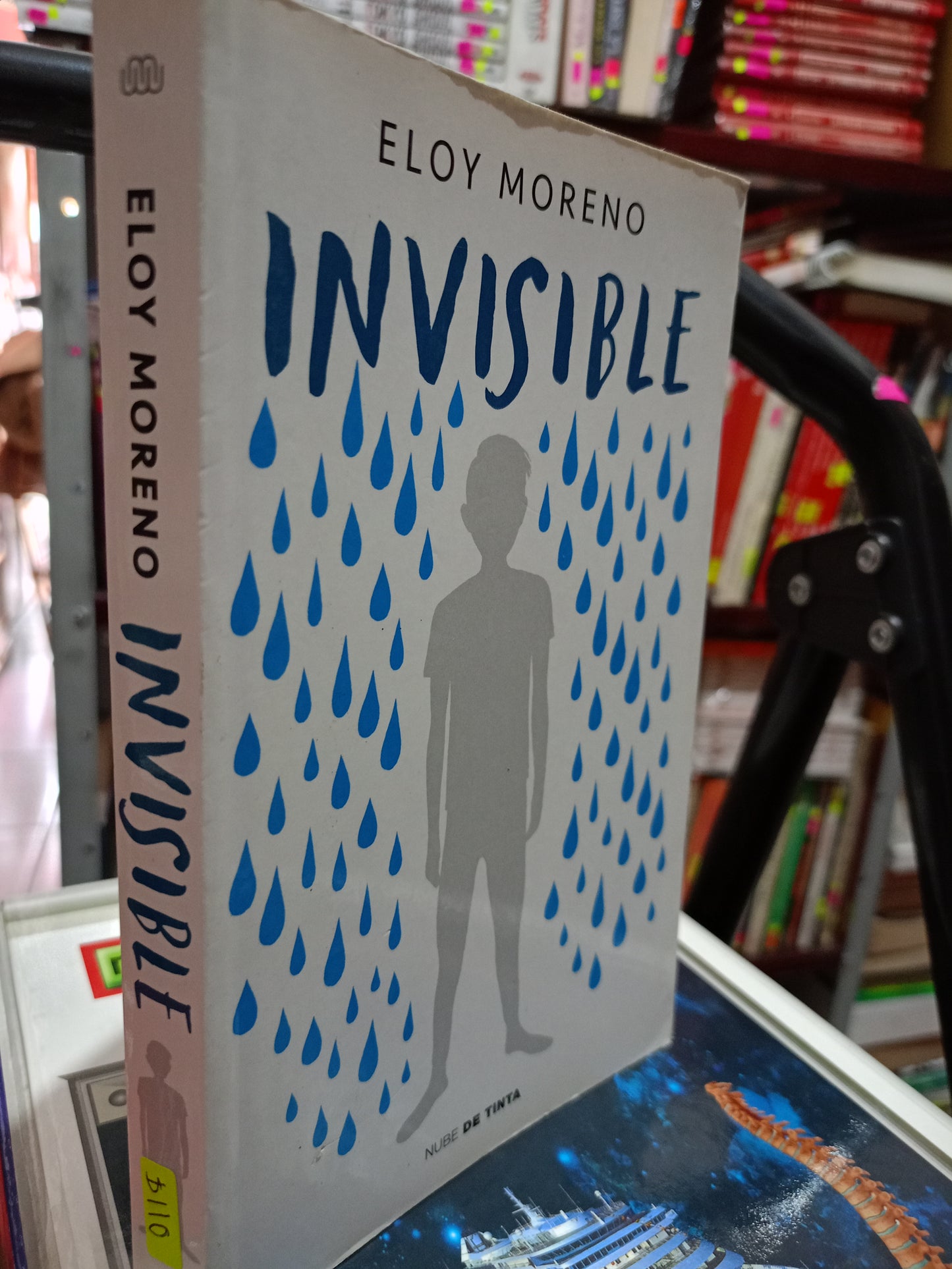 INVISIBLE POR ELOY MORENO USADO NOVELA LITERARIO 305