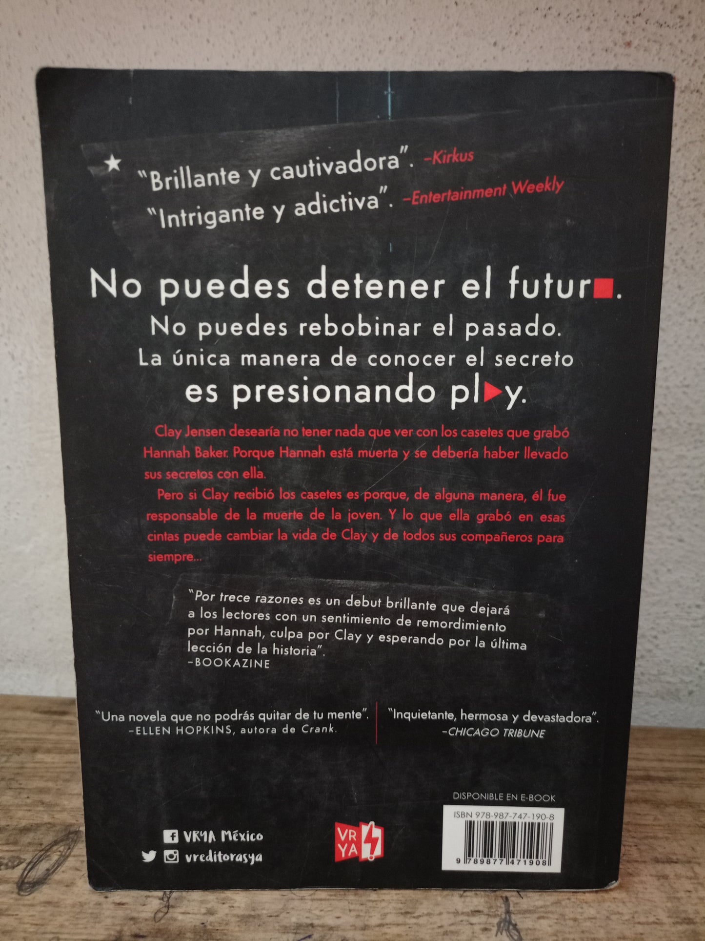POR TRECE RAZONES POR JAY ASHER USADO NOVELA LITERARIO 305