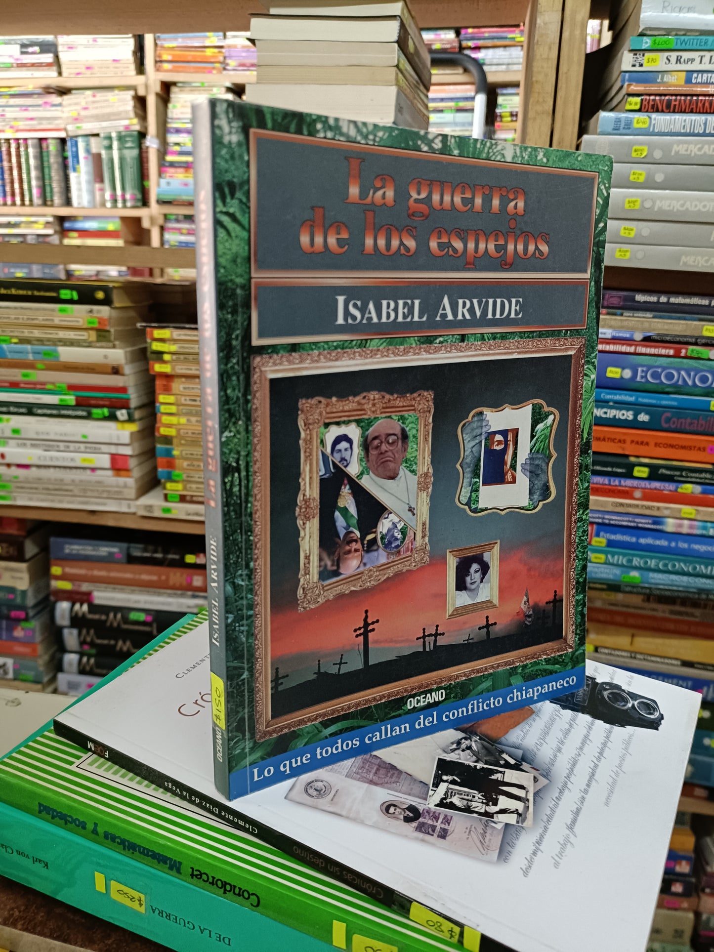 LA GUERRA DE LOS ESPEJOS POR ISABEL ARVIDE USADO POLÍTICA LITERARIO 207