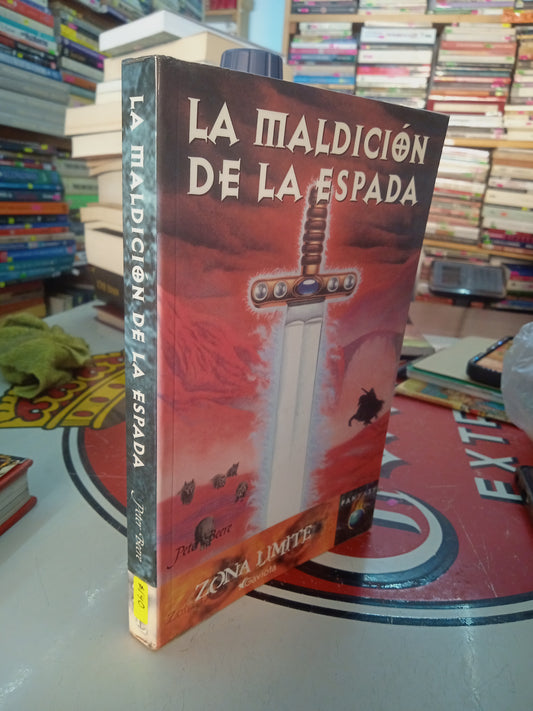 LA MALDICIÓN DE LA ESPADA POR PETER BEERE USADO NOVELA LITERARIO 207