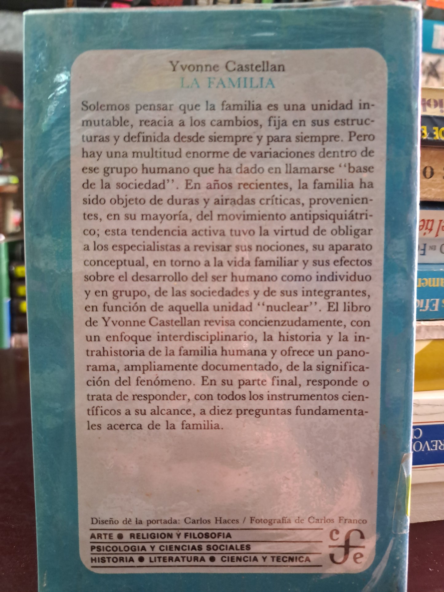 LA FAMILIA YVONNE CASTELLAN USADO PSICOLOGÍA LITERARIO 305