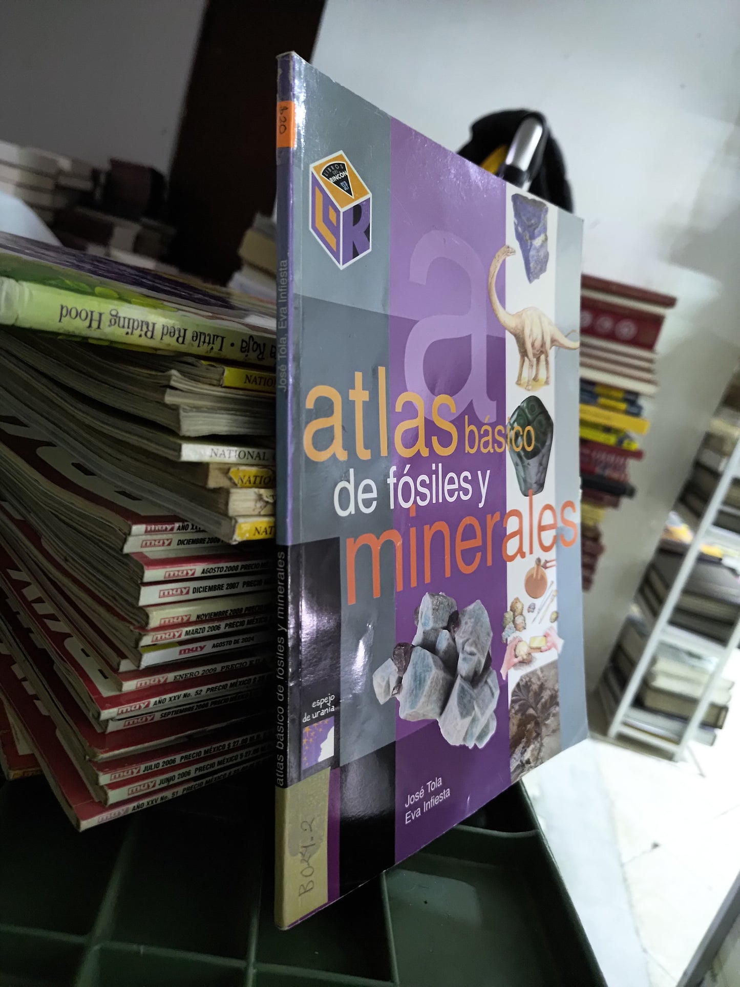 ATLAS BASICO DE FOSILES Y MINERALES POR JOSE TOLA USADO CIENCIAS JUAREZ 515