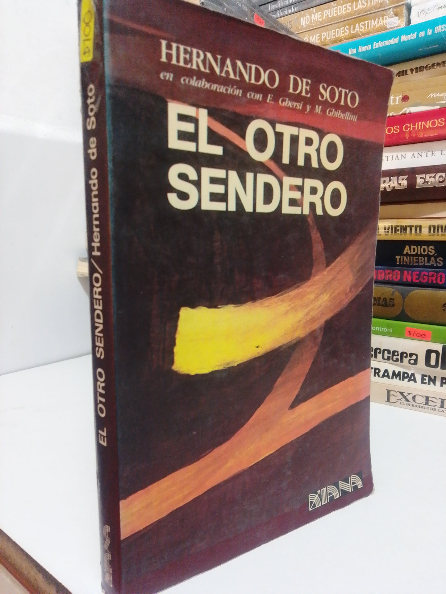 EL OTRO SENDERO POR HERNANDO DE SOTO USADO NOVELA JUÁREZ