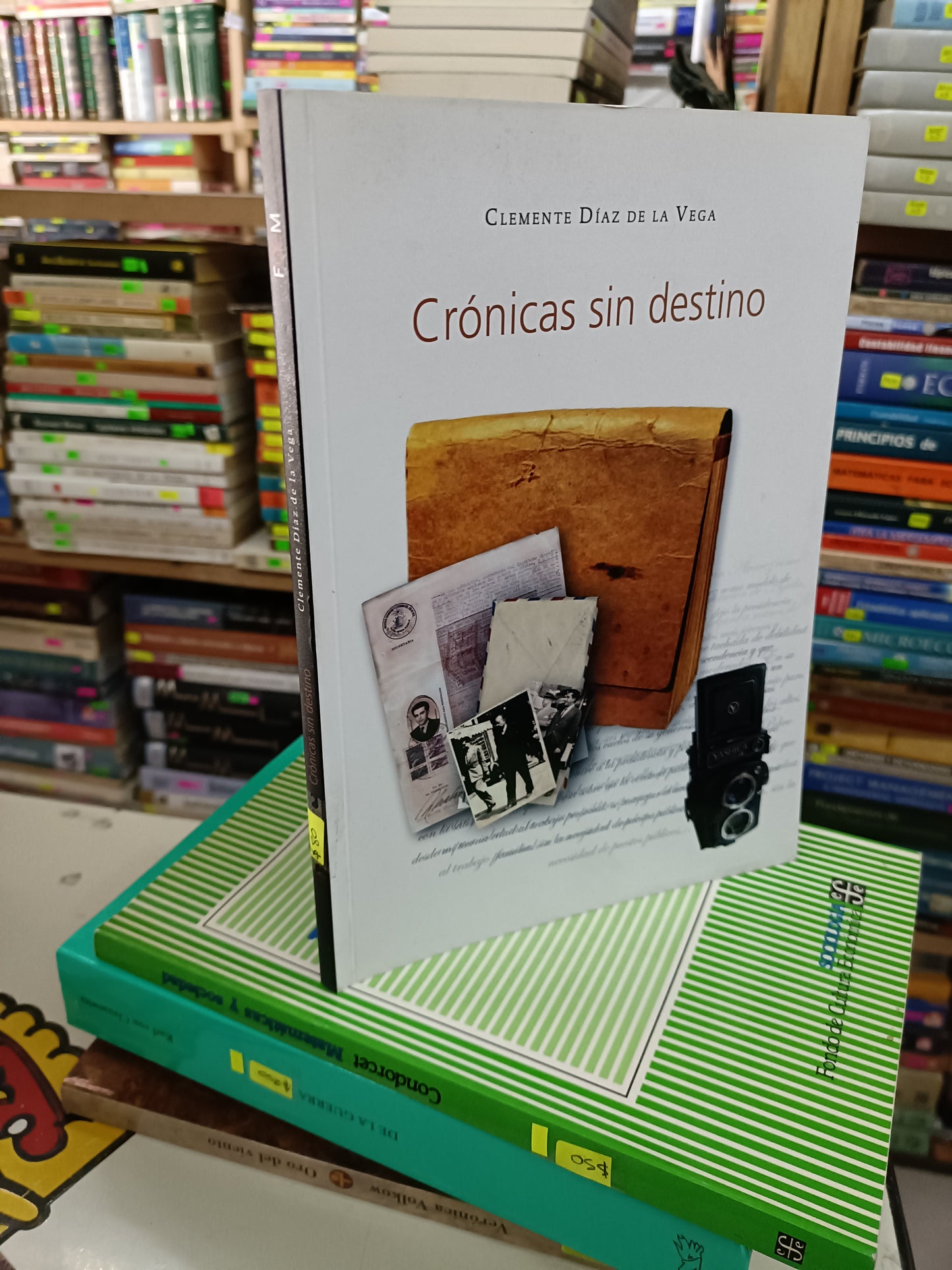 CRÓNICAS SIN DESTINO POR CLEMENTE DÍAZ DE LA VEGA USADO NOVELA LITERARIO 207