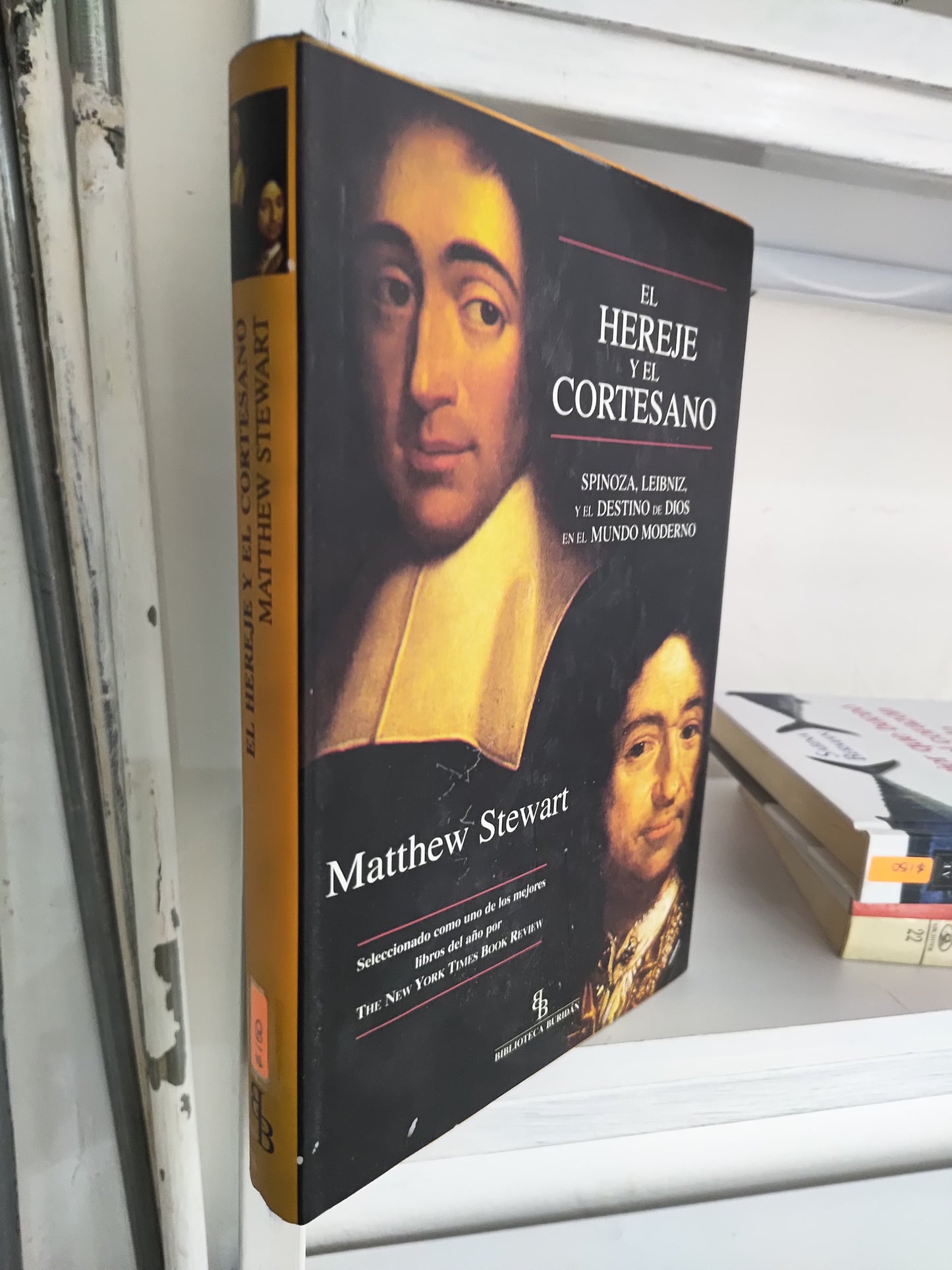 EL HEREJE Y EL CORTESANO POR MATTHEW STEWART USADO NOVELAS JUAREZ 515