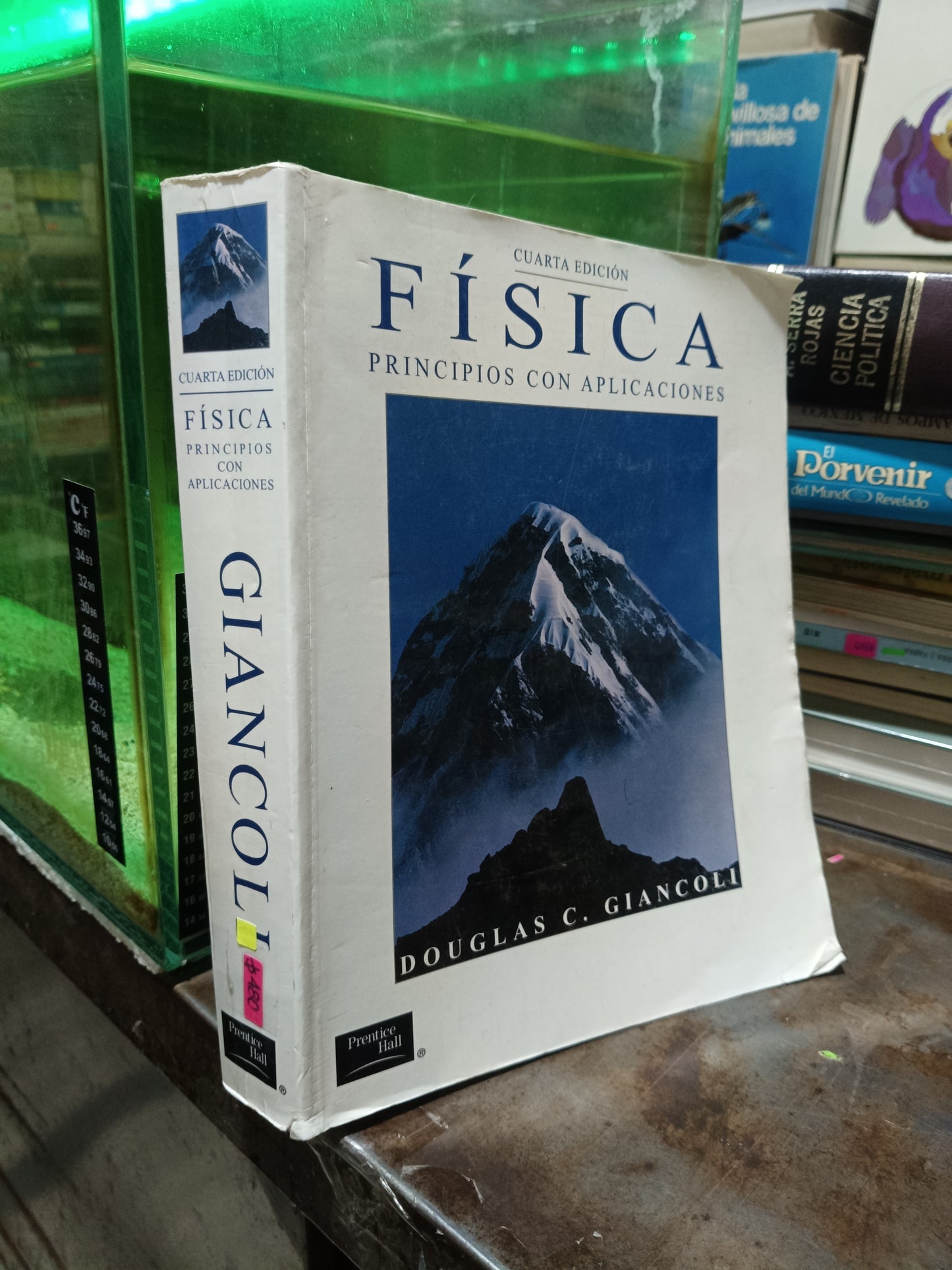 FÍSICA PRINCIPIOS CON APLICACIONES CUARTA EDICIÓN POR DOUGLAS C. GIANCOLI USADO MATEMÁTICAS ALDAMA