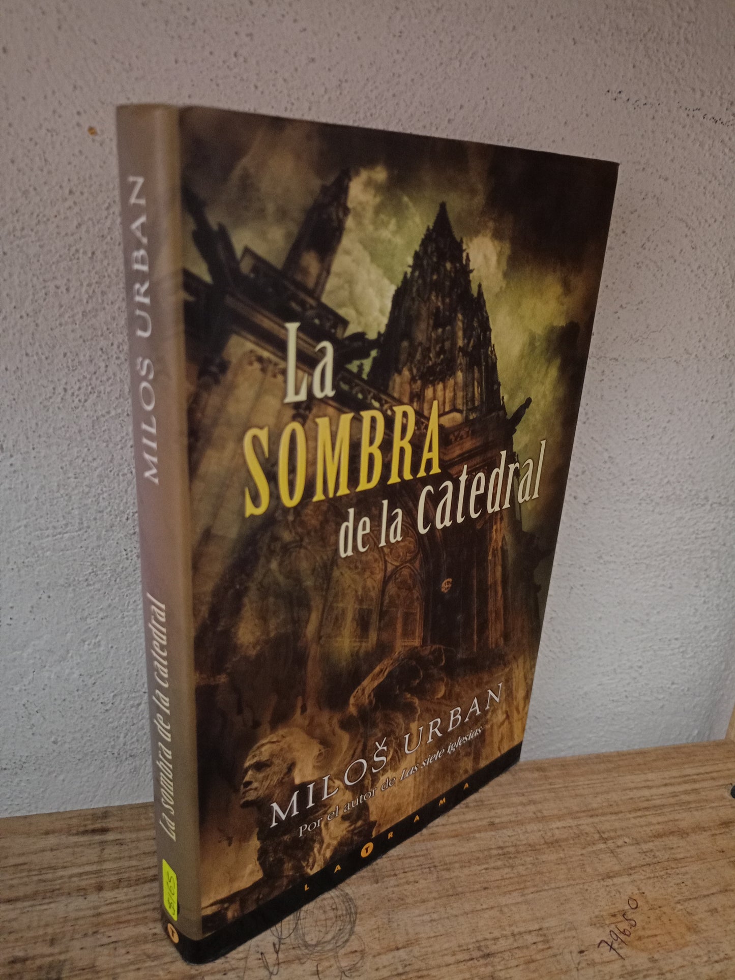LA SOMBRA DE LA CATEDRAL POR MILOS URBAN USADO NOVELA LITERARIO 305