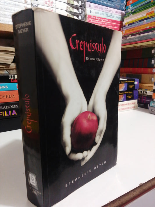 CREPUSCULO POR STEPHENIE MEYER USADO NOVELAS JUAREZ