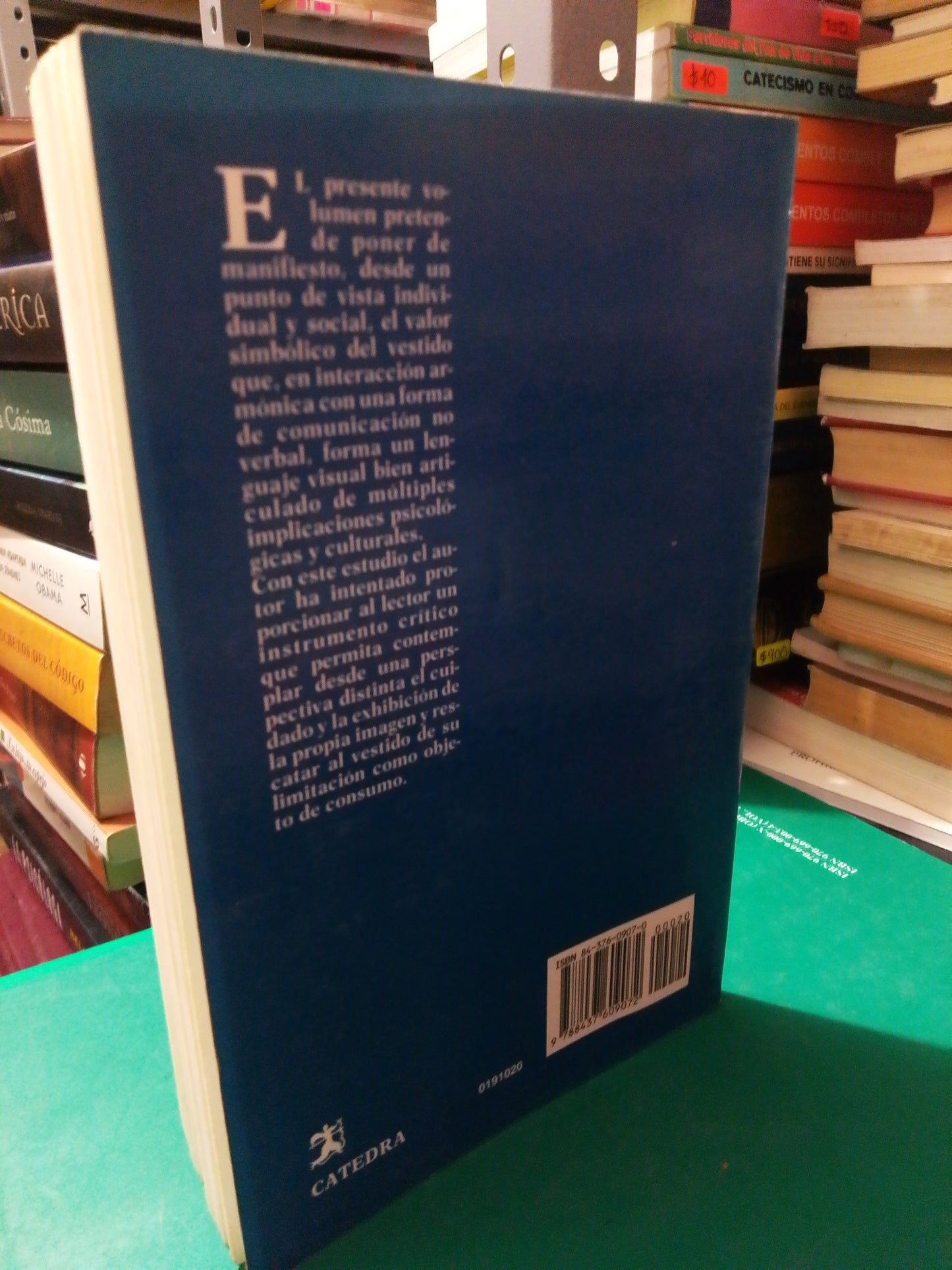 EL VESTIDO HABLA POR NICOLA SQUICCIARINOB USADO NOVELA JUÁREZ