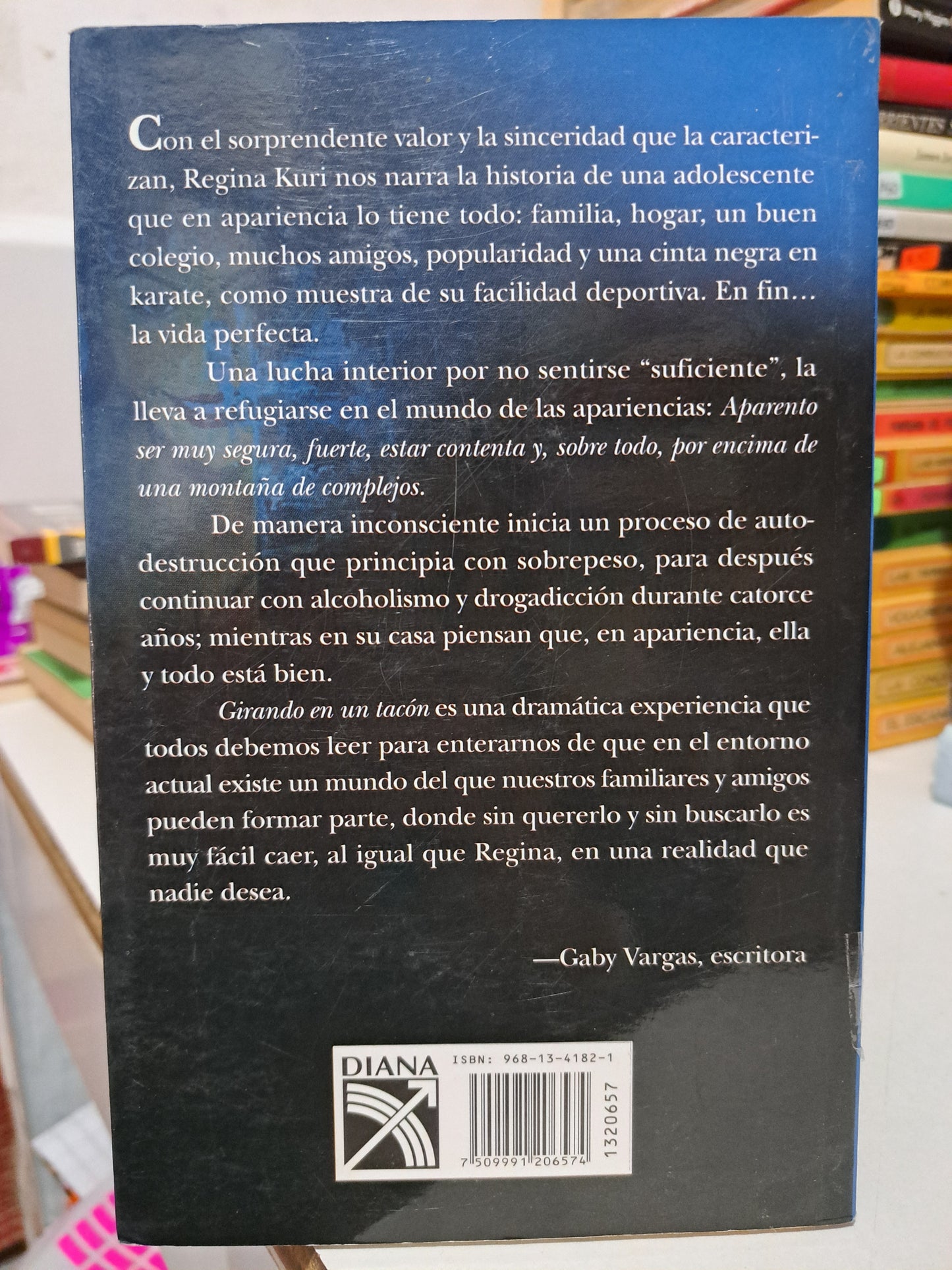 GIRANDO EN UN TACÓN REGINA KURI USADO NOVELA JUÁREZ