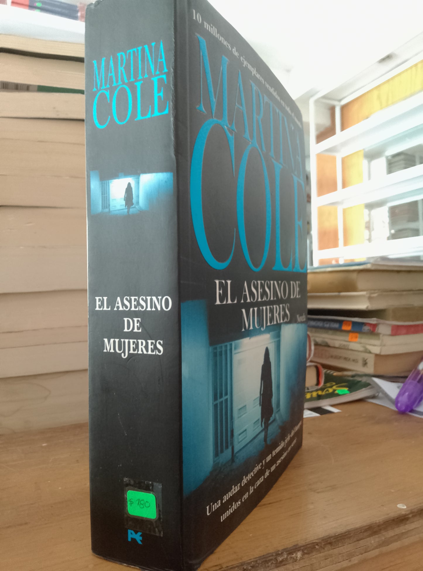 EL ASESINO DE MUJERES MARTINA COLE USADO NOVELAS JUAREZ 515