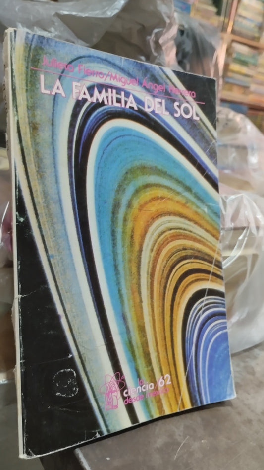 LA FAMILIA DEL SOL POR JULIETA FIERRO LIBRO USADO CIENCIA ALDAMA