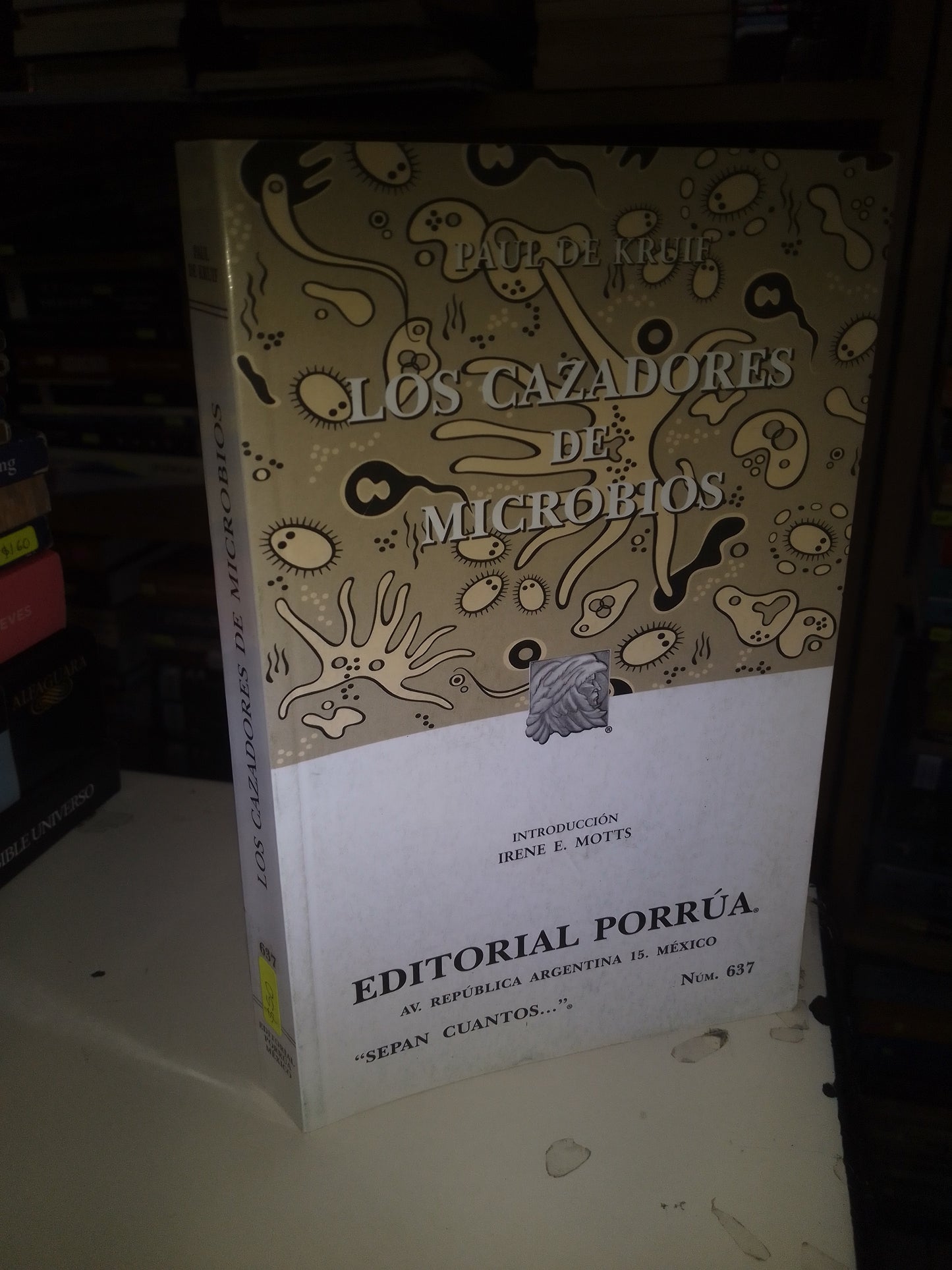 LOS CAZADORES DE MICROBIOS POR PAUL DE KRUIF USADO NOVELA LITERARIO 207