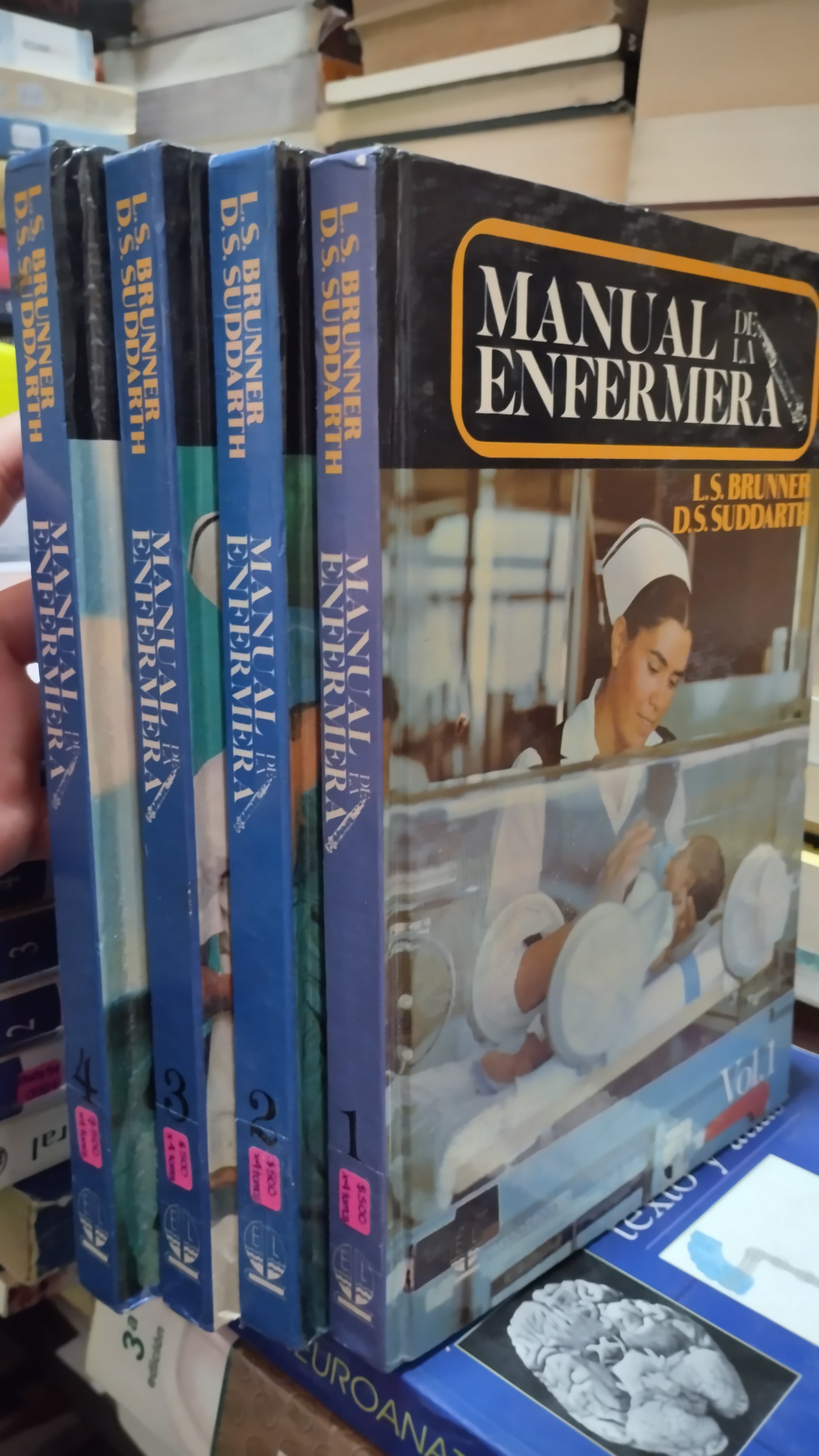 MANUAL DE LA ENFERMERA POR L S BRUNNER 4 TOMOS LIBRO USADO SALUD ALDAMA