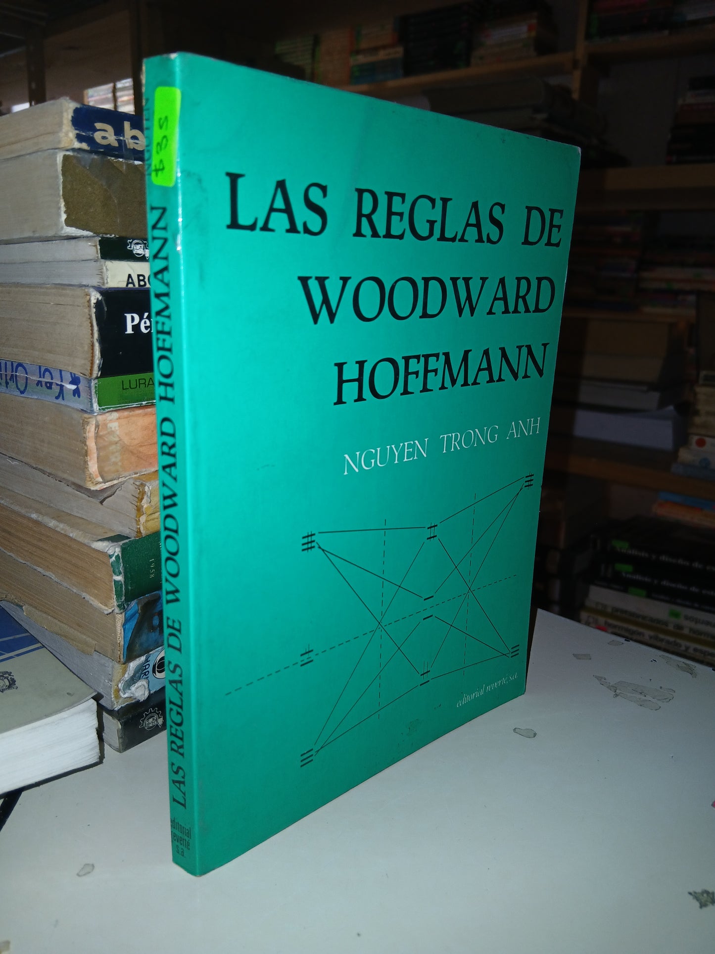 LAS REGLAS DE WOODWARD HOFFMANN POR NGUYEN TRONG ANH USADO QUÍMICA LITERARIO 207