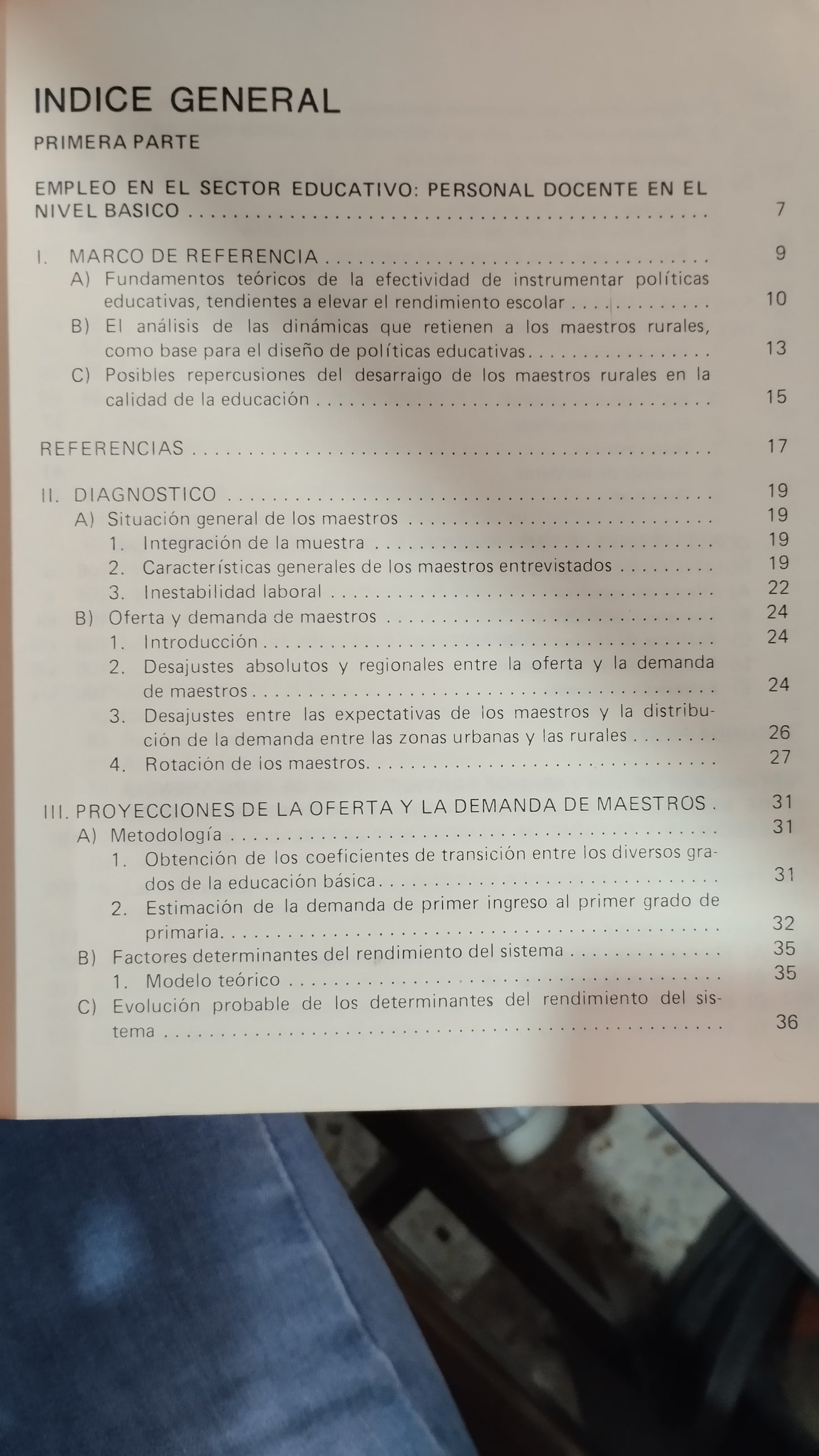 LOS MAESTROS DE EDUCACION BASICA ESTUDIOS DE SU MERCADO DE TRABAJO POR CARLOS MUÑOZ IZQUIERDO Y SILVIA SCHMELKES