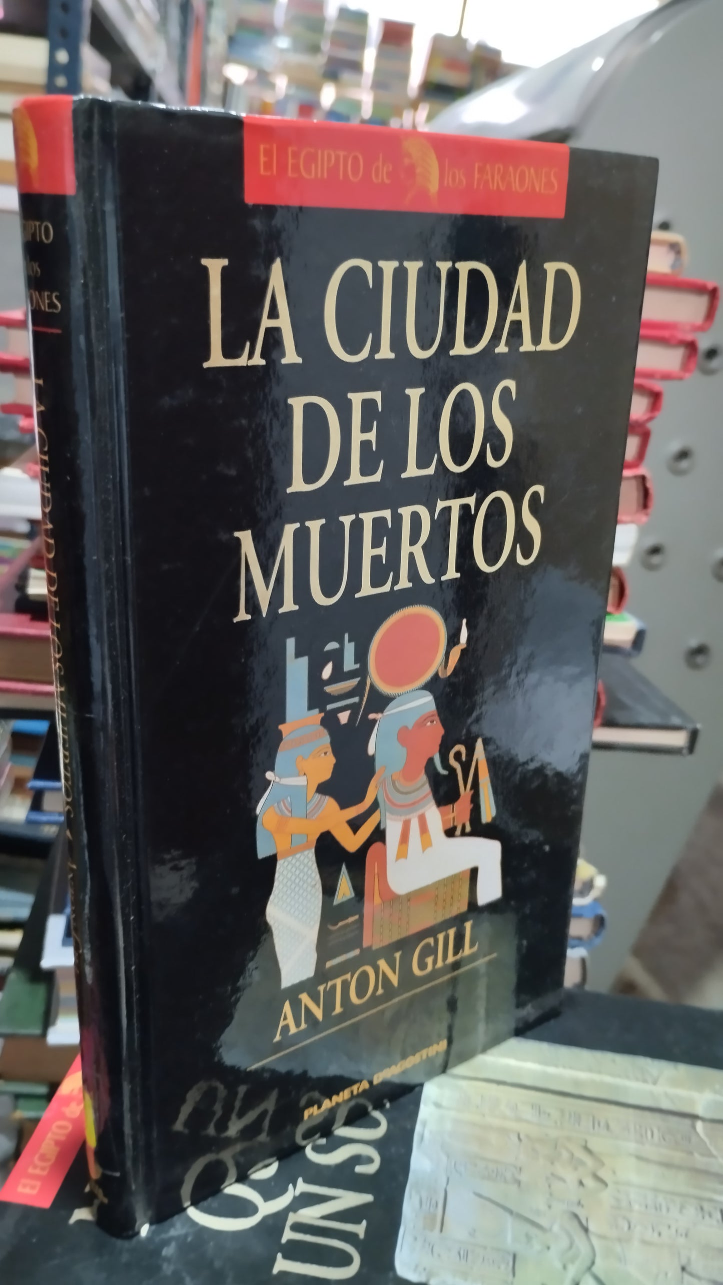 LA CIUDAD DE LOS MUERTOS POR ANTON GILL LIBRO USADO NOVELAS ALDAMA