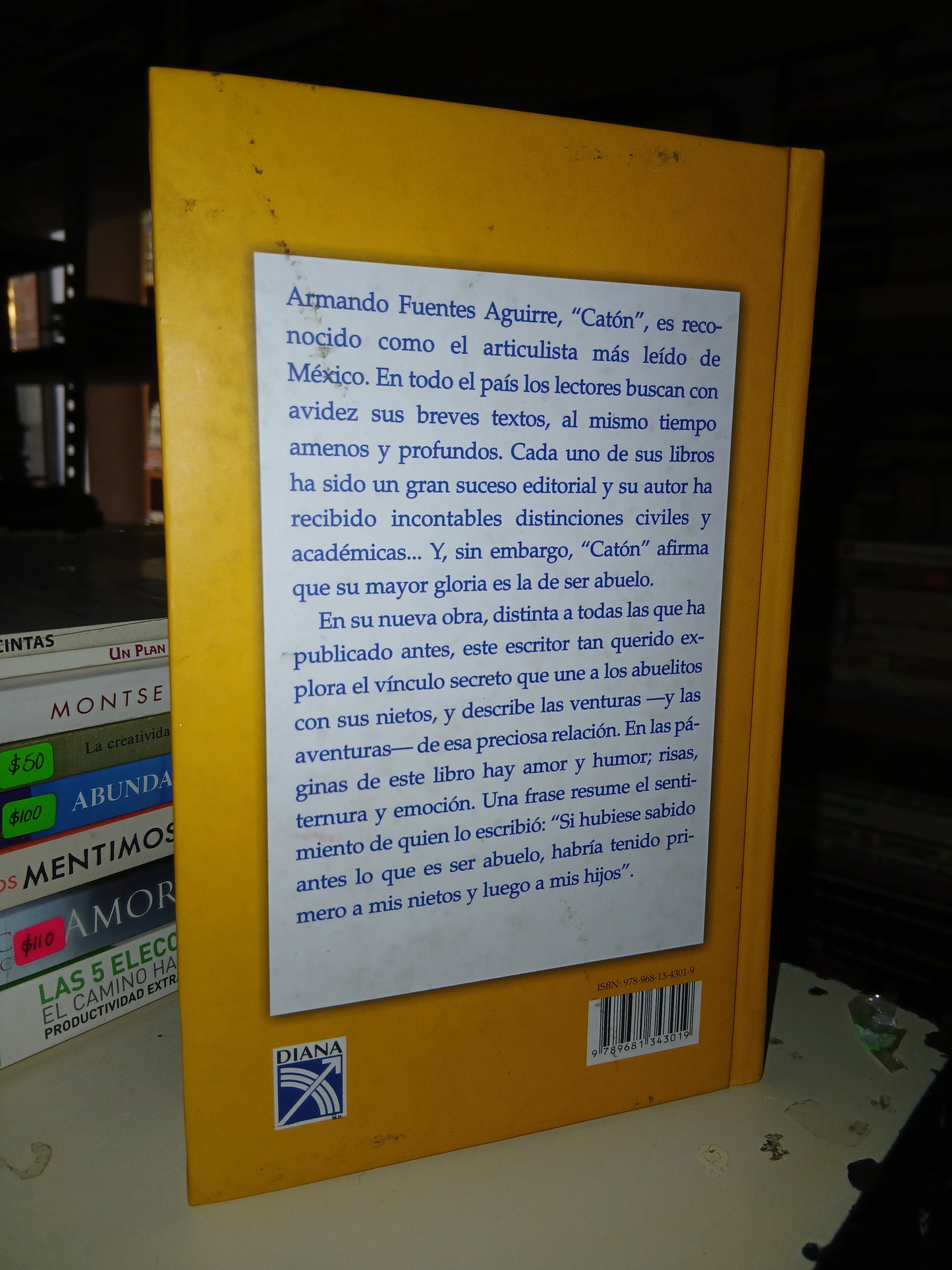 DE ABUELITAS, ABUELITOS Y OTROS ÁNGELES BENDITOS POR ARMANDO FUENTES AGUIRRE "CATÓN" USADO SUPERACIÓN PERSONAL LITERARIO 207