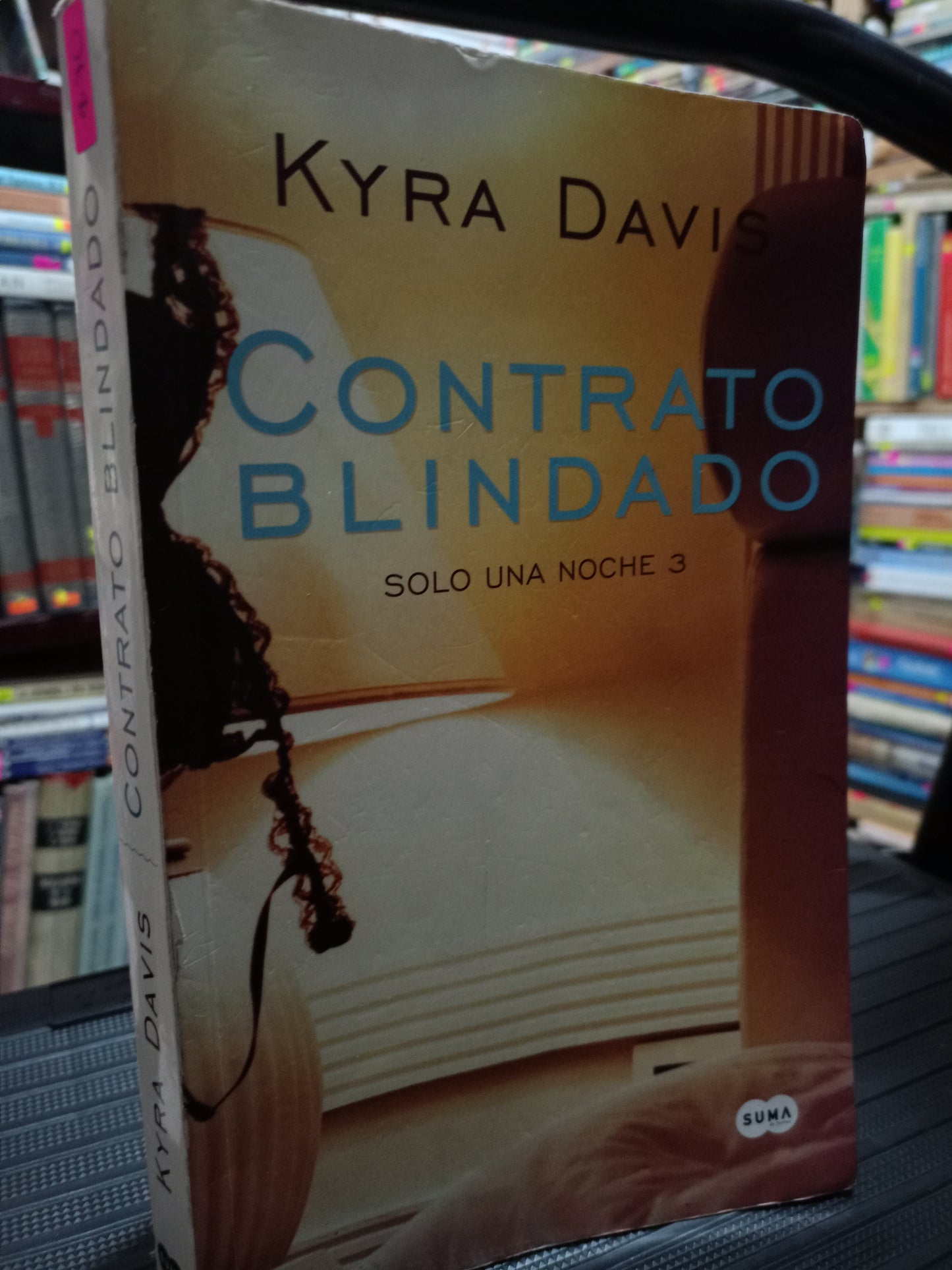 CONTRATO BLINDADO POR KYRA DAVIS USADO NOVELA LITERARIO 305