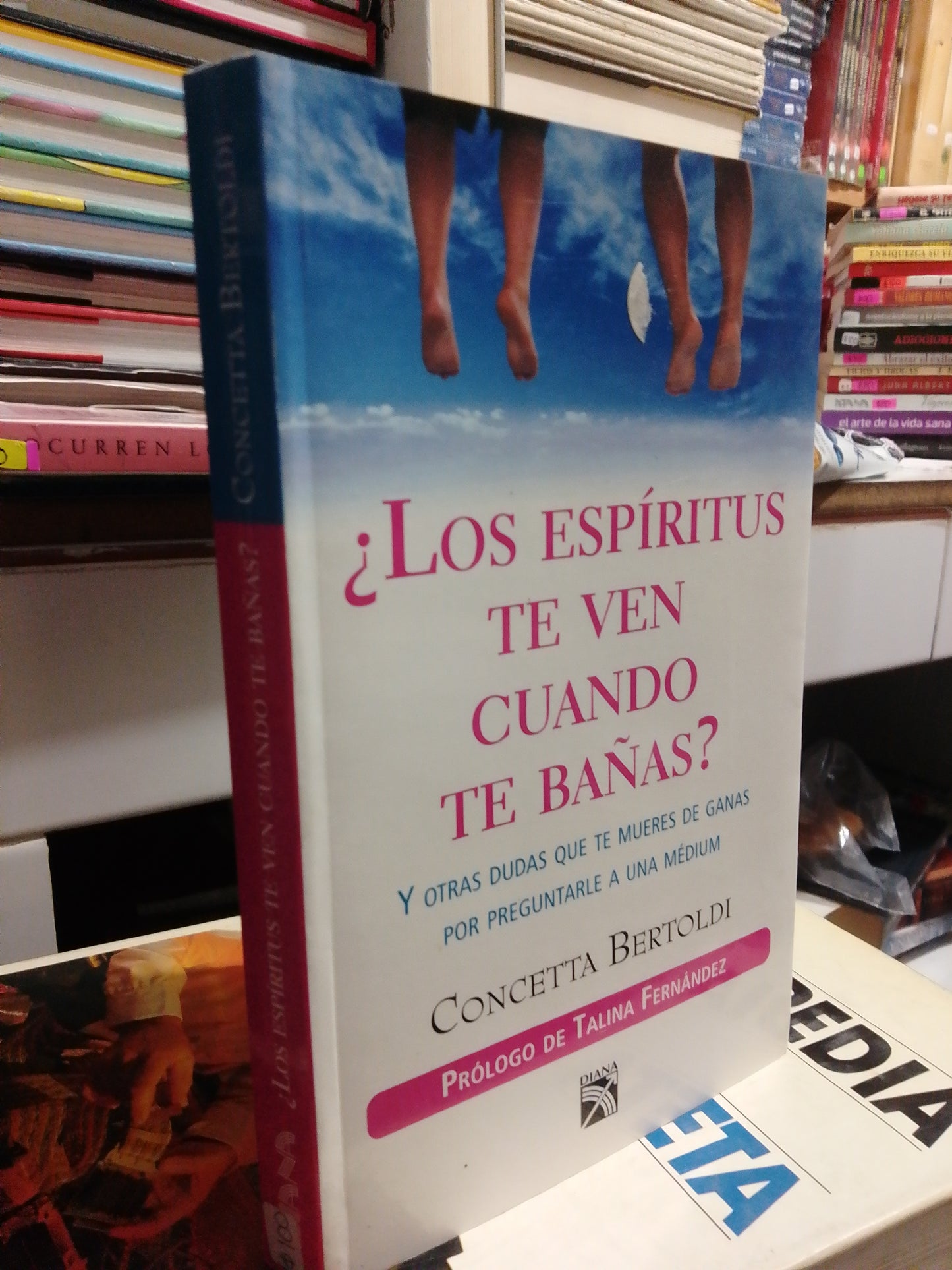 LOS ESPÍRITUS TE VEN CUANDO TE BAÑAS POR CONCETTA BERTOLDI USADO SUP.PERSONAL JUAREZ