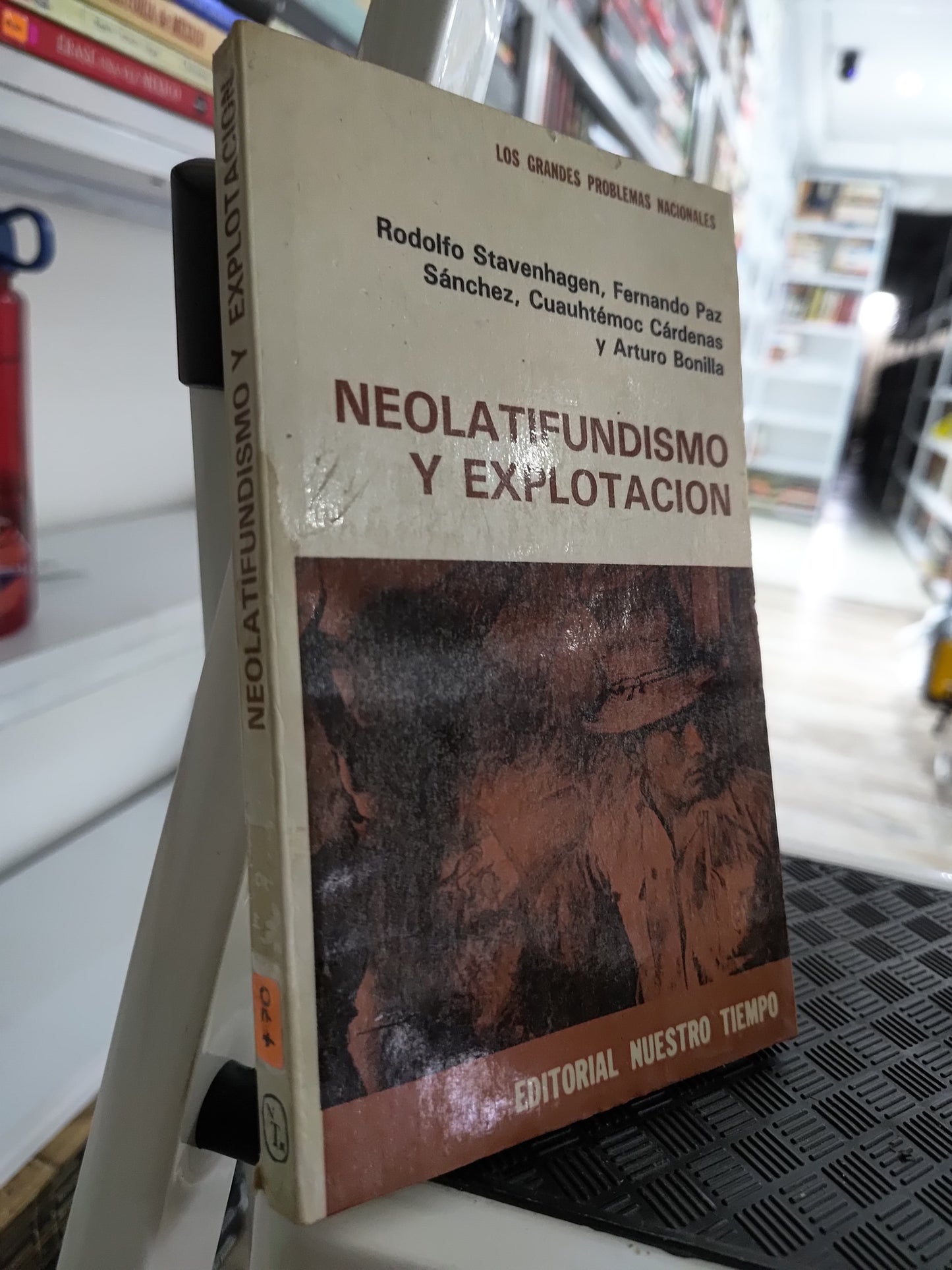 NEOLATIFUNDISMO Y EXPLOTACION POR VARIOS AUTORES USADO POESIA JUAREZ 515