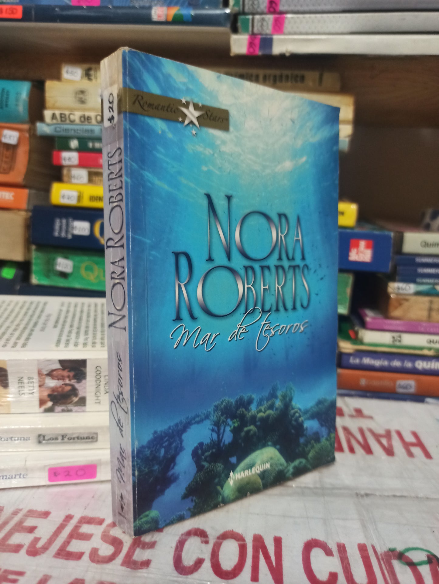 MAR DE TESOROS POR NORA ROBERTS USADO NOVELAS JUÁREZ
