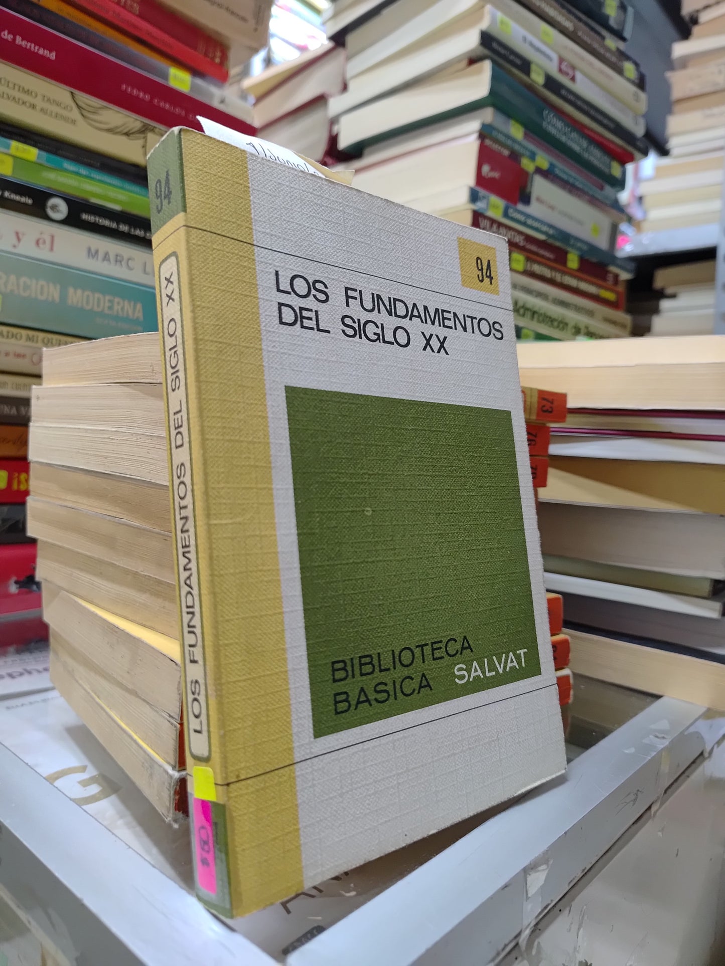 LOS FUNDAMENTOS DEL SIGLO XX USADO NOVELAS JUAREZ 507