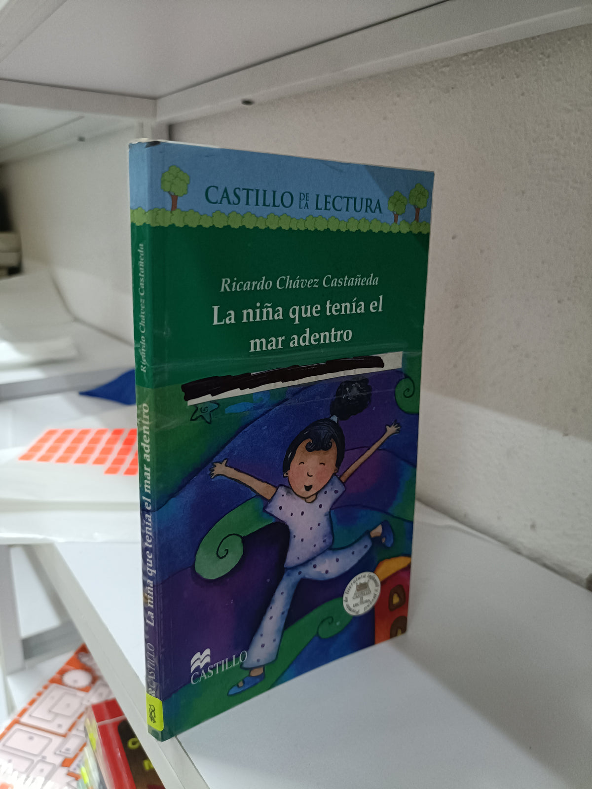 LA NIÑA QUE TENIA EL MAR ADENTRO POR RICARDO CHAVEZ CASTAÑEDA USADO INFANTIL JUAREZ 515