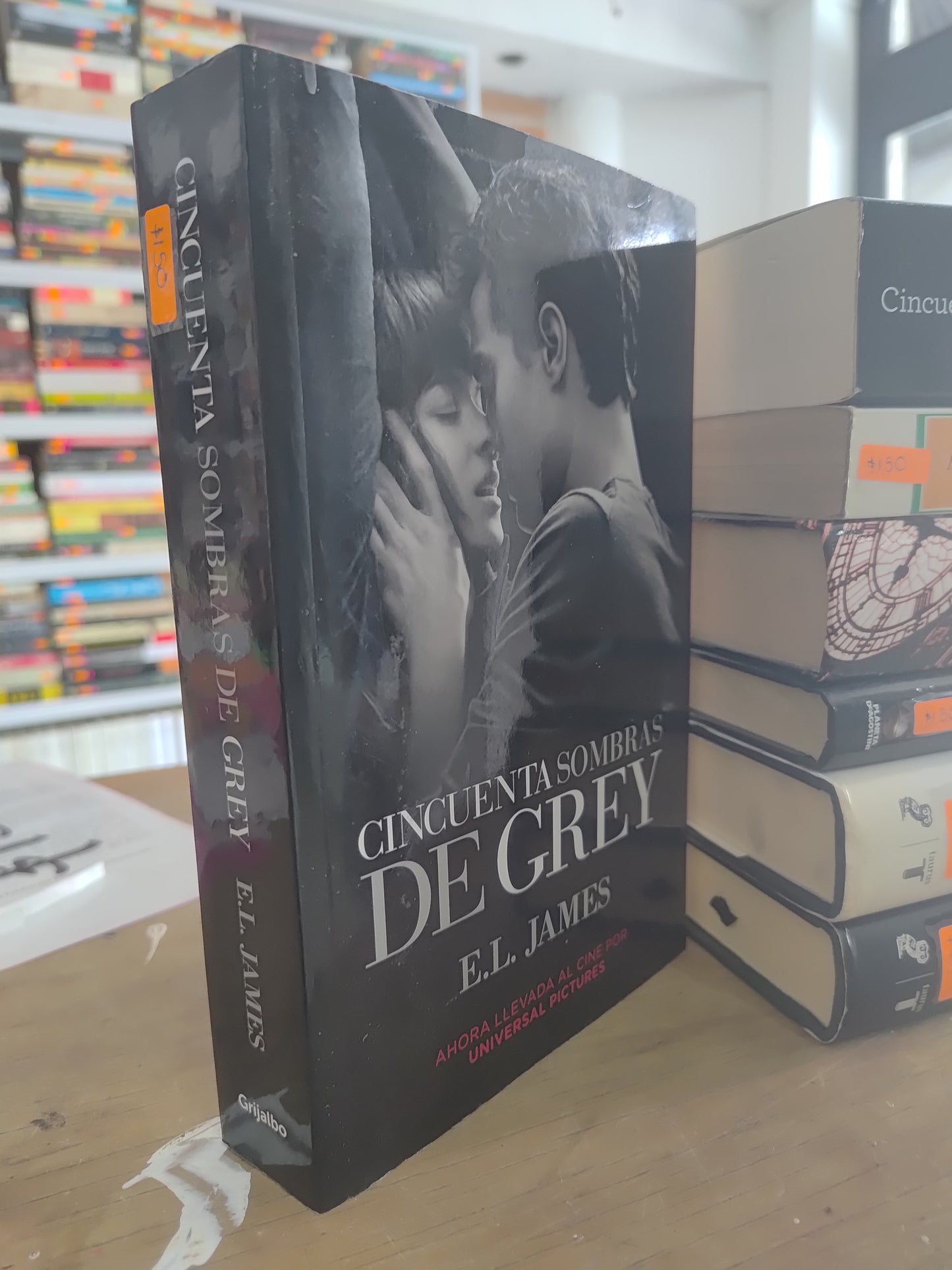 CINCUENTA SOMBRAS DE GRAY POR E. L. JAMES USADO NOVELAS JUAREZ 515