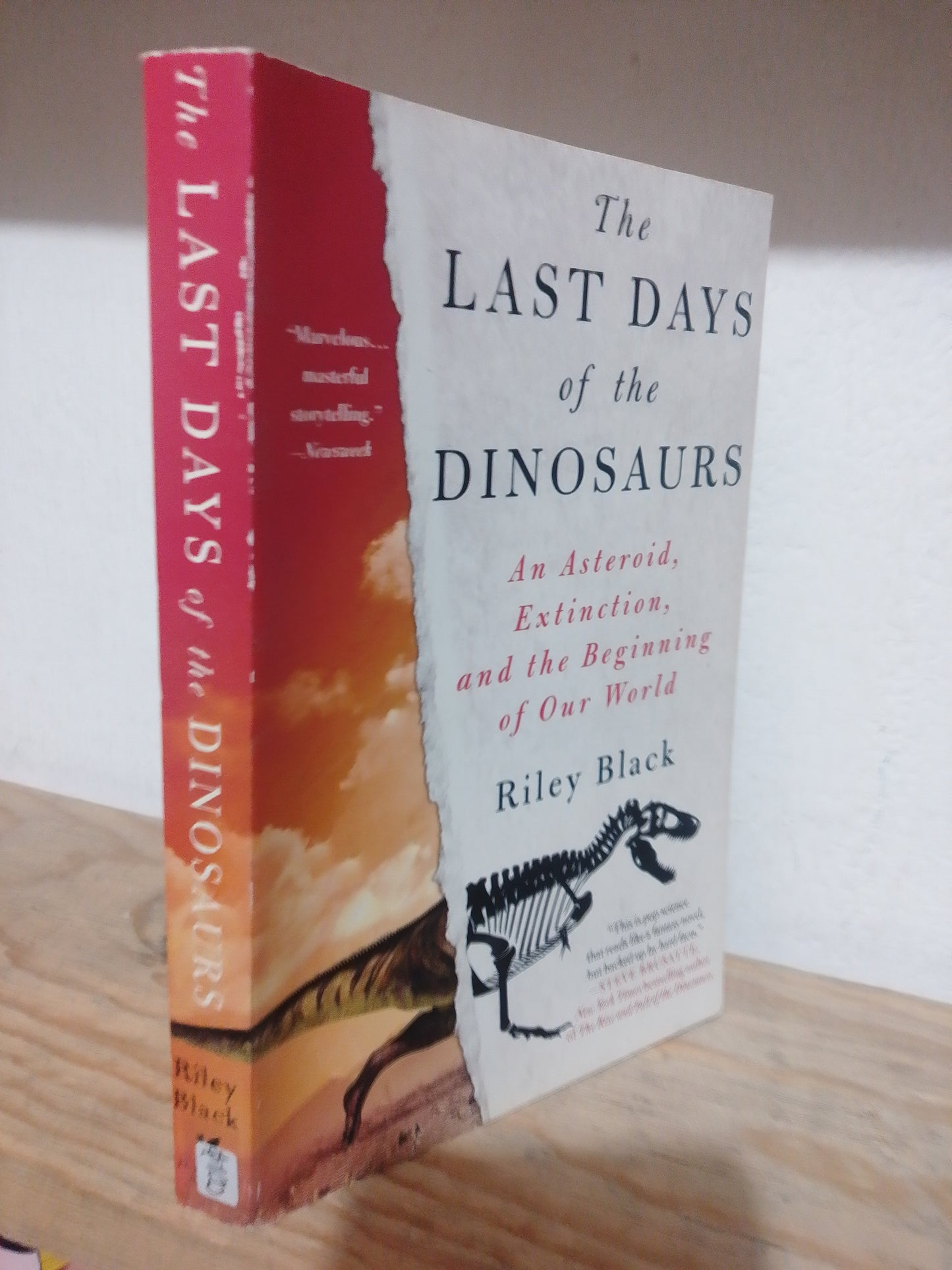 THE LAST DAYS OF THE DINOSAURS POR RILEY BLACK USADO IDIOMAS JUAREZ