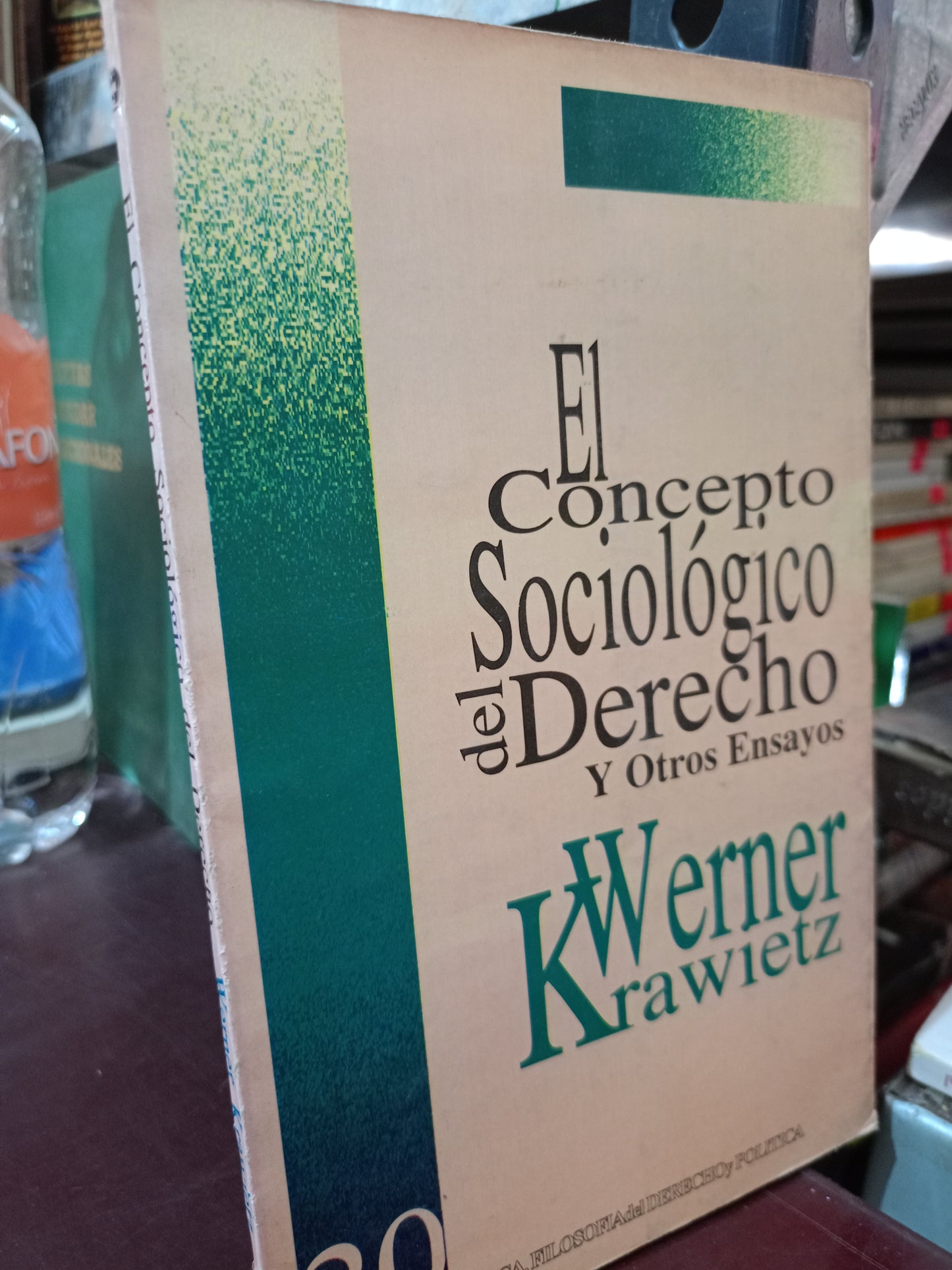 EL CONCEPTO SOCIOLOGICO DEL DERECHO Y OTROS ENSAYOS POR WERNER KRAWIETZ USADO SOCIOLOGÍA LITERARIO 305