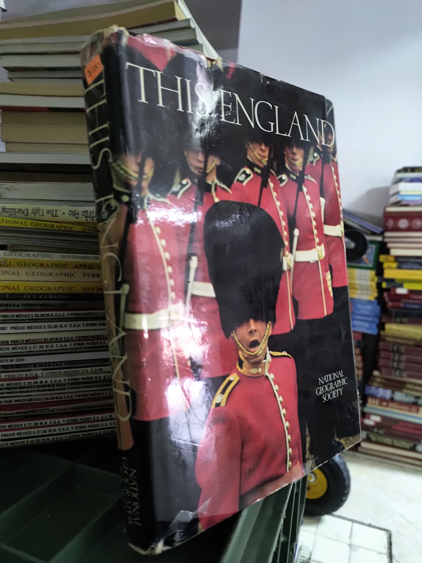 THIS ENGLAND POR NATIONAL GEOGRAPHIC USADO IDIOMAS JUAREZ 515