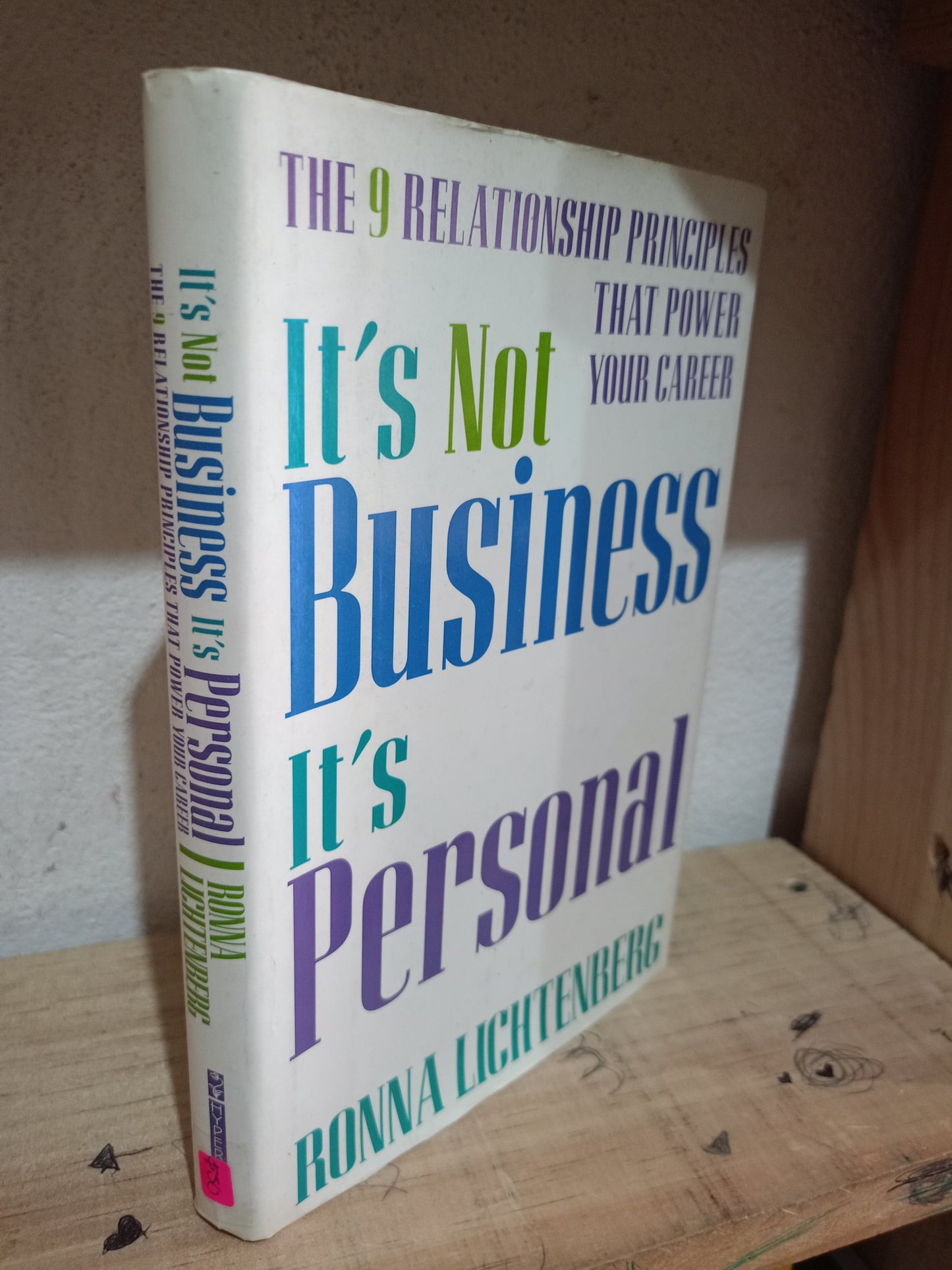 IT'S NOT BUSINESS IT'S PERSONAL POR RINNA LICHTENBERG USADO IDIOMAS LITERARIO 305