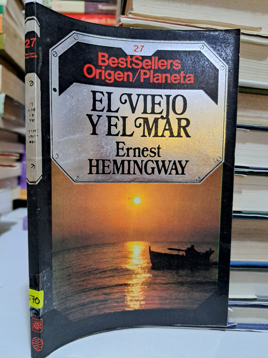 EL VIEJO Y EL MAR #27 POR ERNEST HEMINGWAY LIBRO USADO NOVELAS JUÁREZ