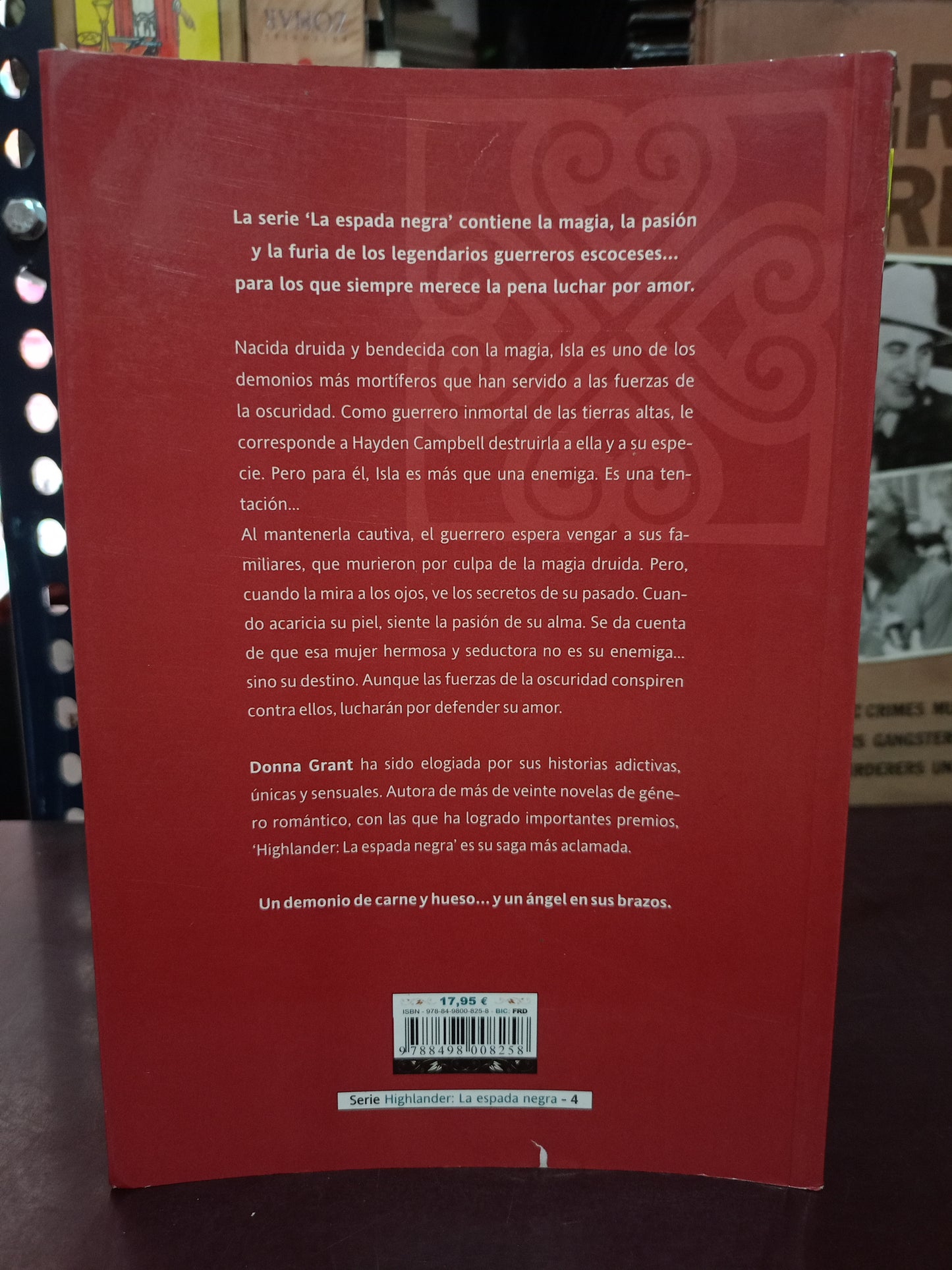 HIGHLANDER POR DONNA GRANT USADO NOVELA LITERARIO 305