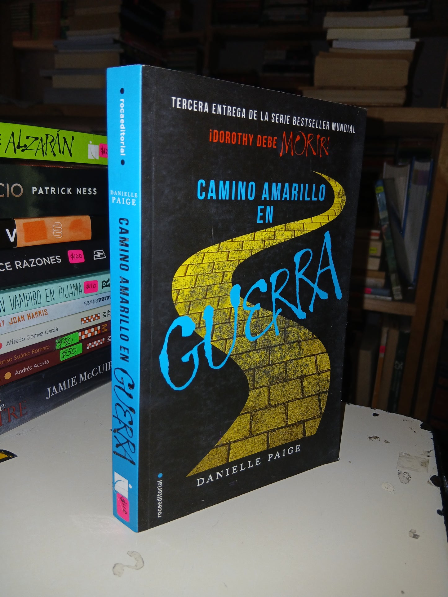 CAMINO AMARILLO EN GUERRA POR DANIELLE PAIGE USADO NOVELA LITERARIO 207