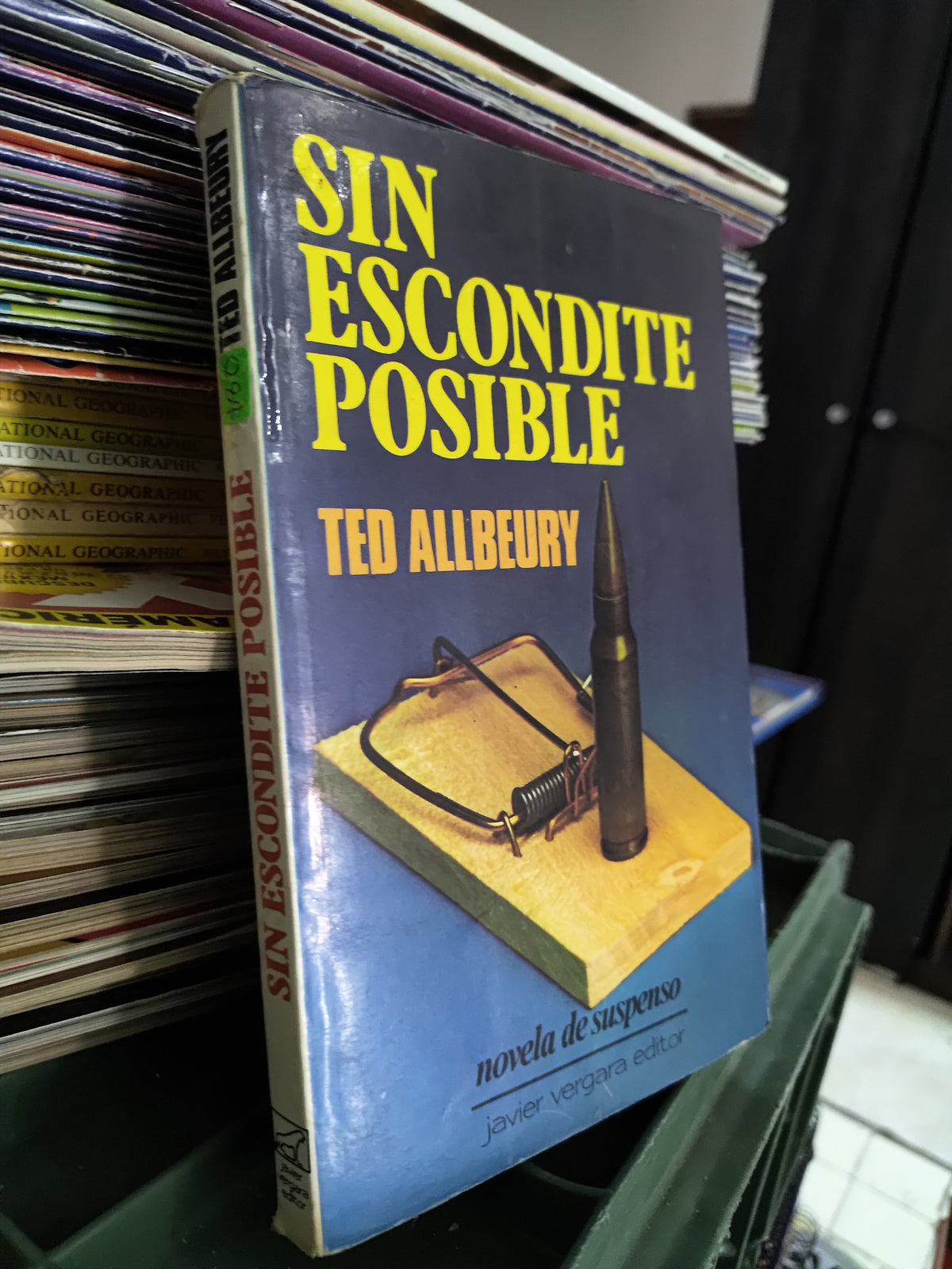 SIN ESCONDITE POSIBLE POR TED ALLBEURY USADO NOVELAS JUAREZ 515