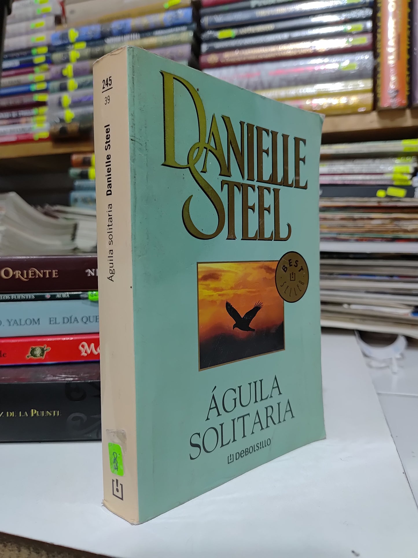 AGUILA SOLITARIA POR DANIELLE STEEL USADO NOVELAS JUAREZ